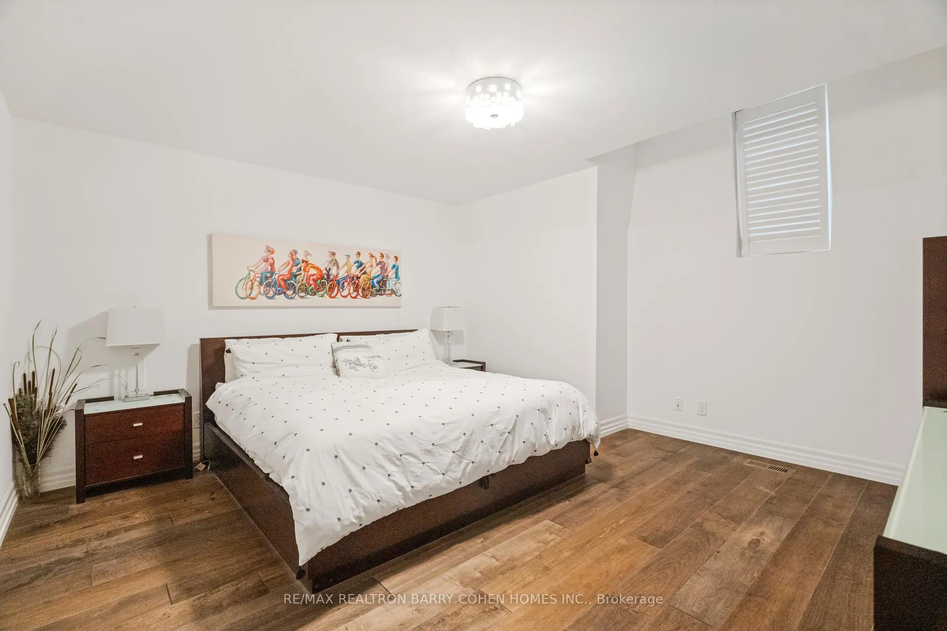 Photo 31 of 544C Scarlett Road, Etobicoke, Humber Heights — HOMEH