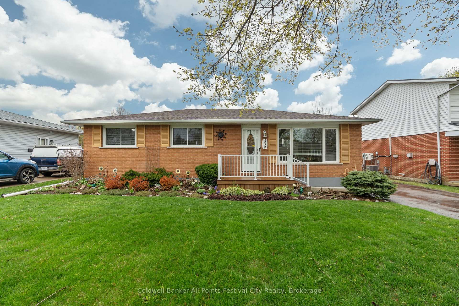 Photo 2 of 339 Suncoast Drive W, Goderich, Goderich (Town) — HOMEH