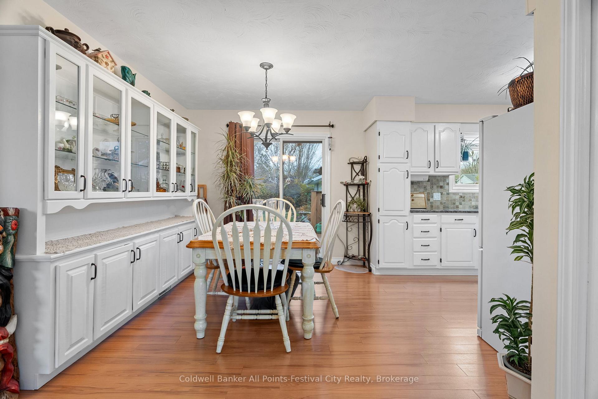 Photo 9 of 339 Suncoast Drive W, Goderich, Goderich (Town) — HOMEH