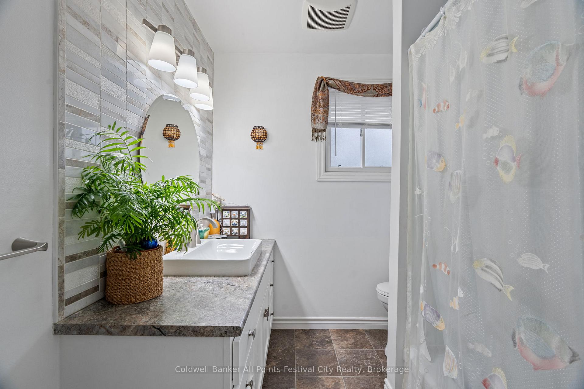 Photo 17 of 339 Suncoast Drive W, Goderich, Goderich (Town) — HOMEH