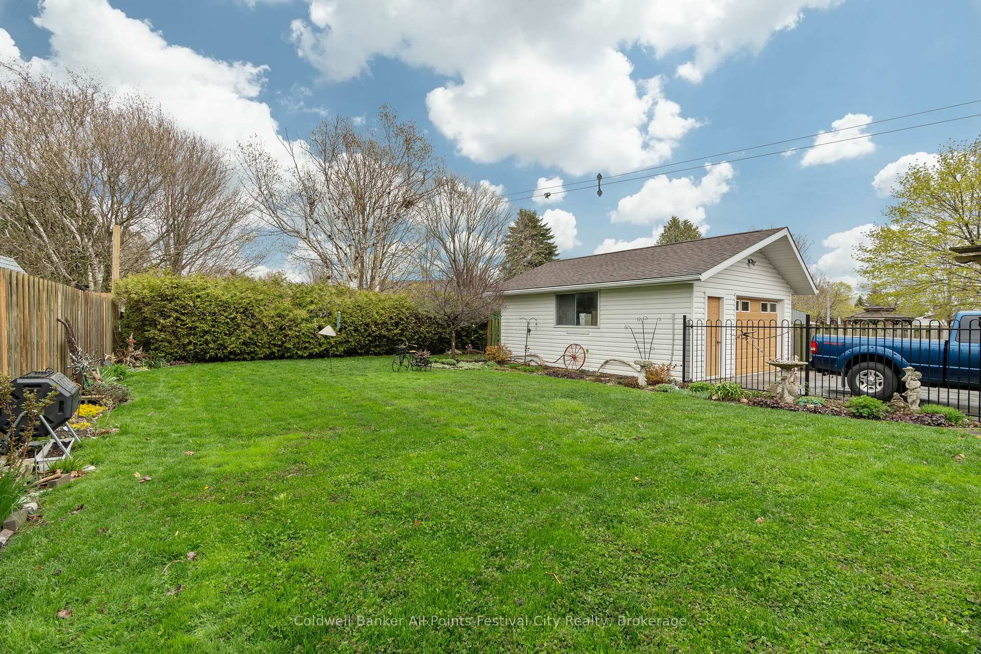 Photo 31 of 339 Suncoast Drive W, Goderich, Goderich (Town) — HOMEH