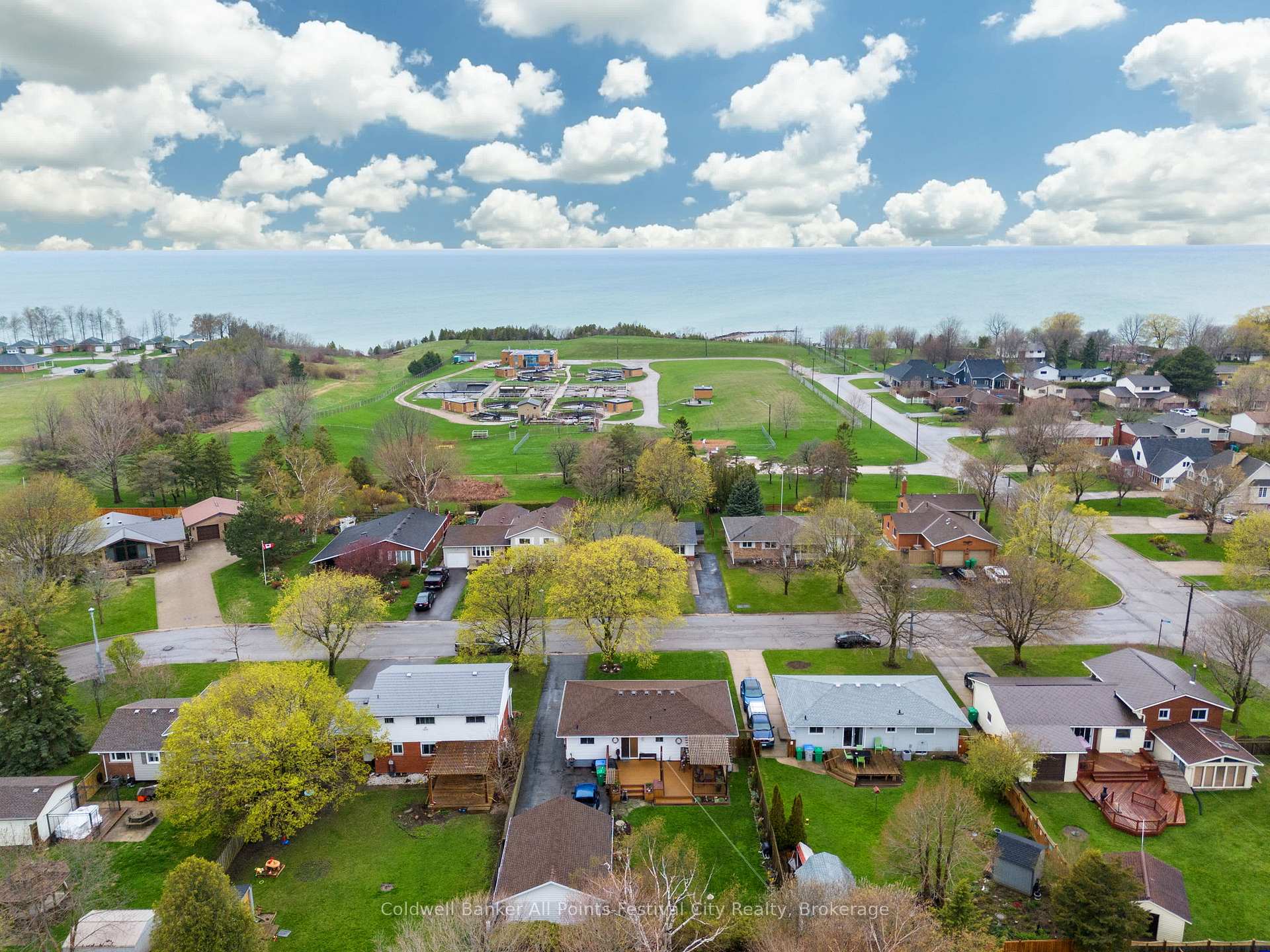 Photo 37 of 339 Suncoast Drive W, Goderich, Goderich (Town) — HOMEH