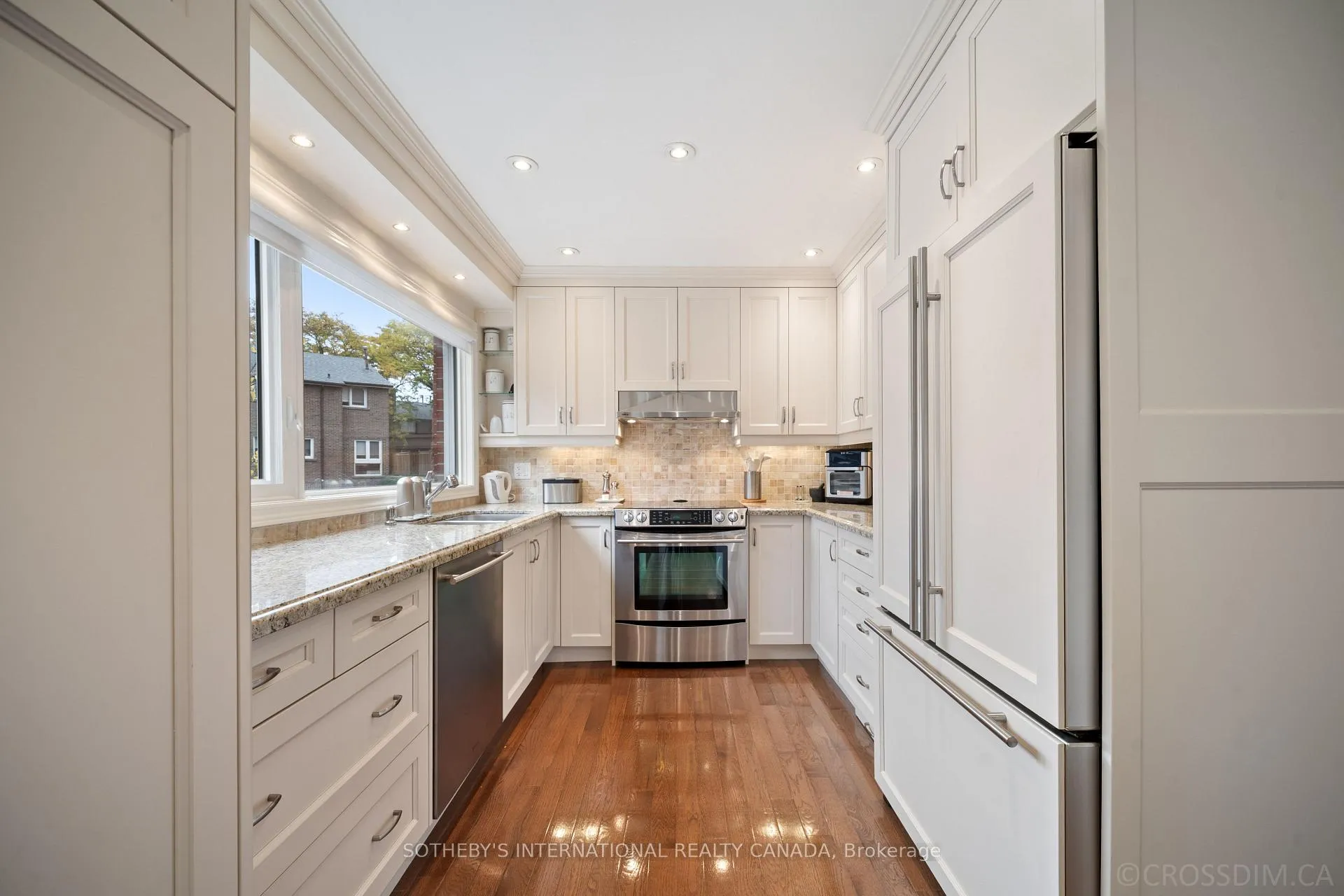 Photo 7 of 37 Sylvan Valleyway, Toronto, Bedford Park-Nortown — HOMEH