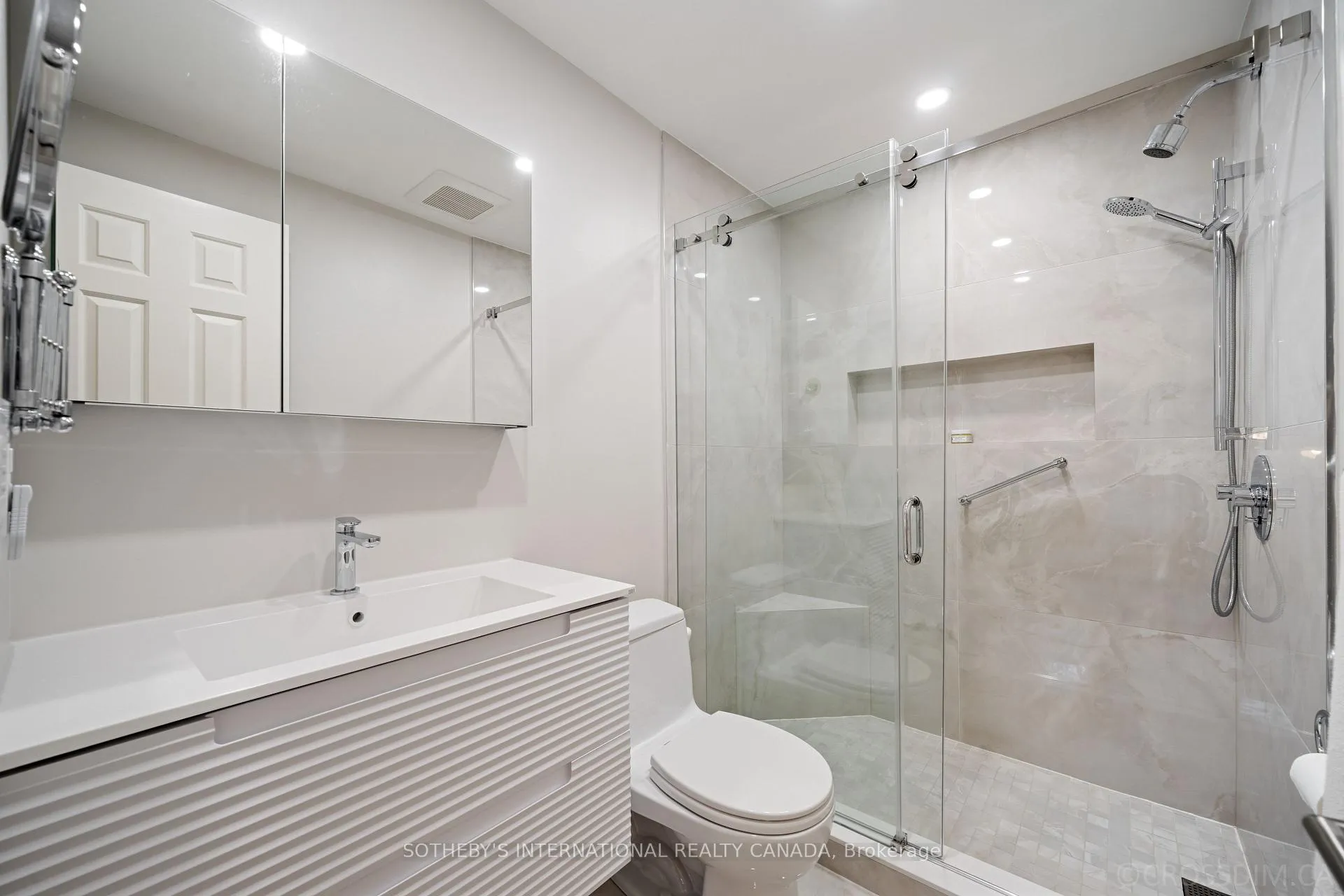 Photo 13 of 37 Sylvan Valleyway, Toronto, Bedford Park-Nortown — HOMEH