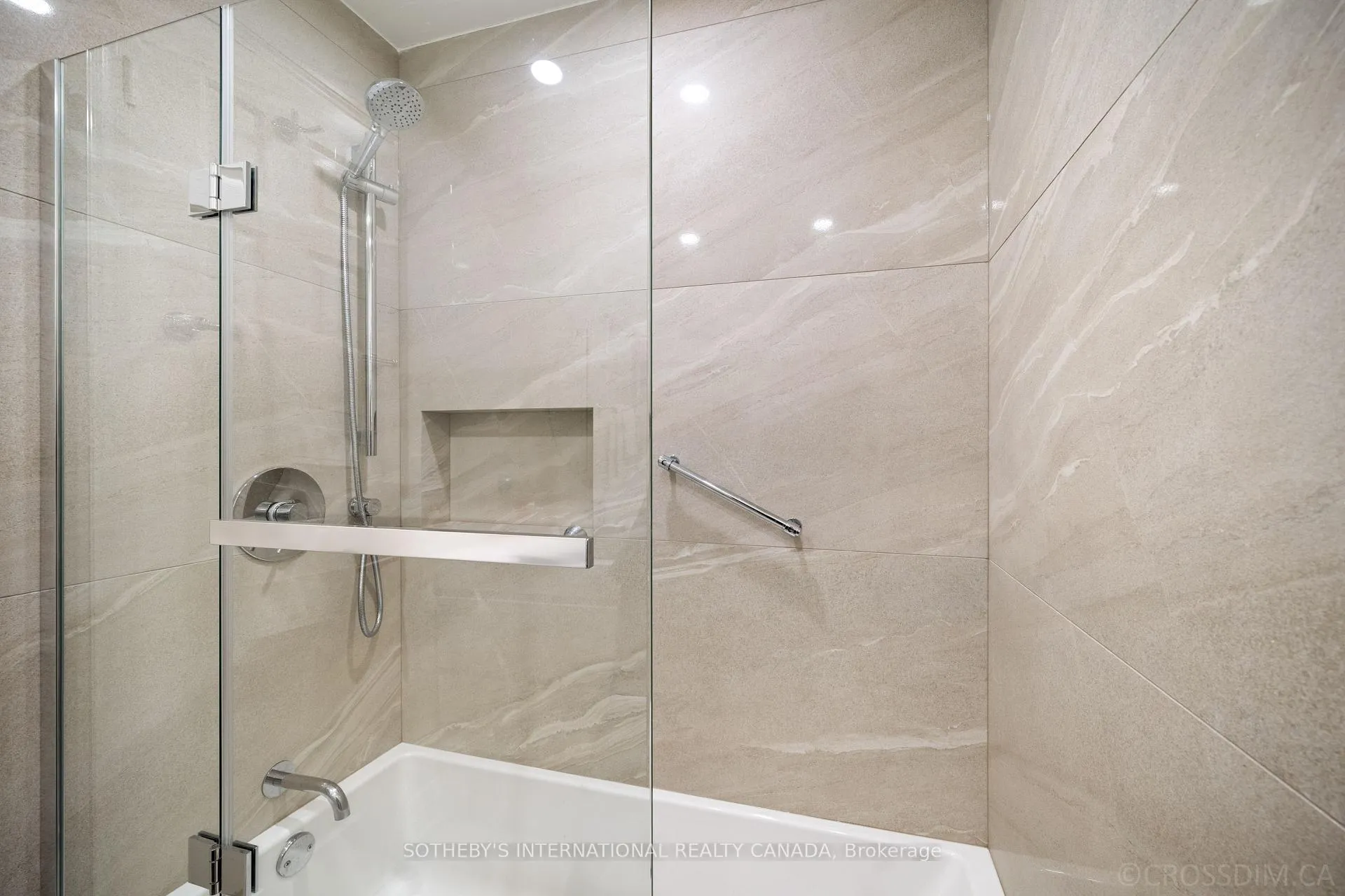 Photo 16 of 37 Sylvan Valleyway, Toronto, Bedford Park-Nortown — HOMEH