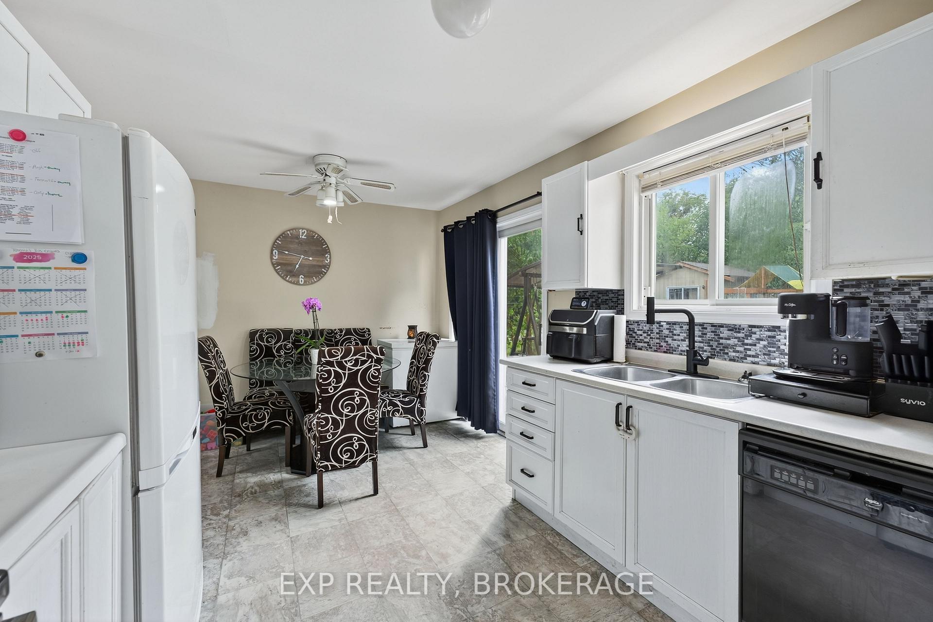 Photo 3 of 122 Birch Street, Gananoque — HOMEH