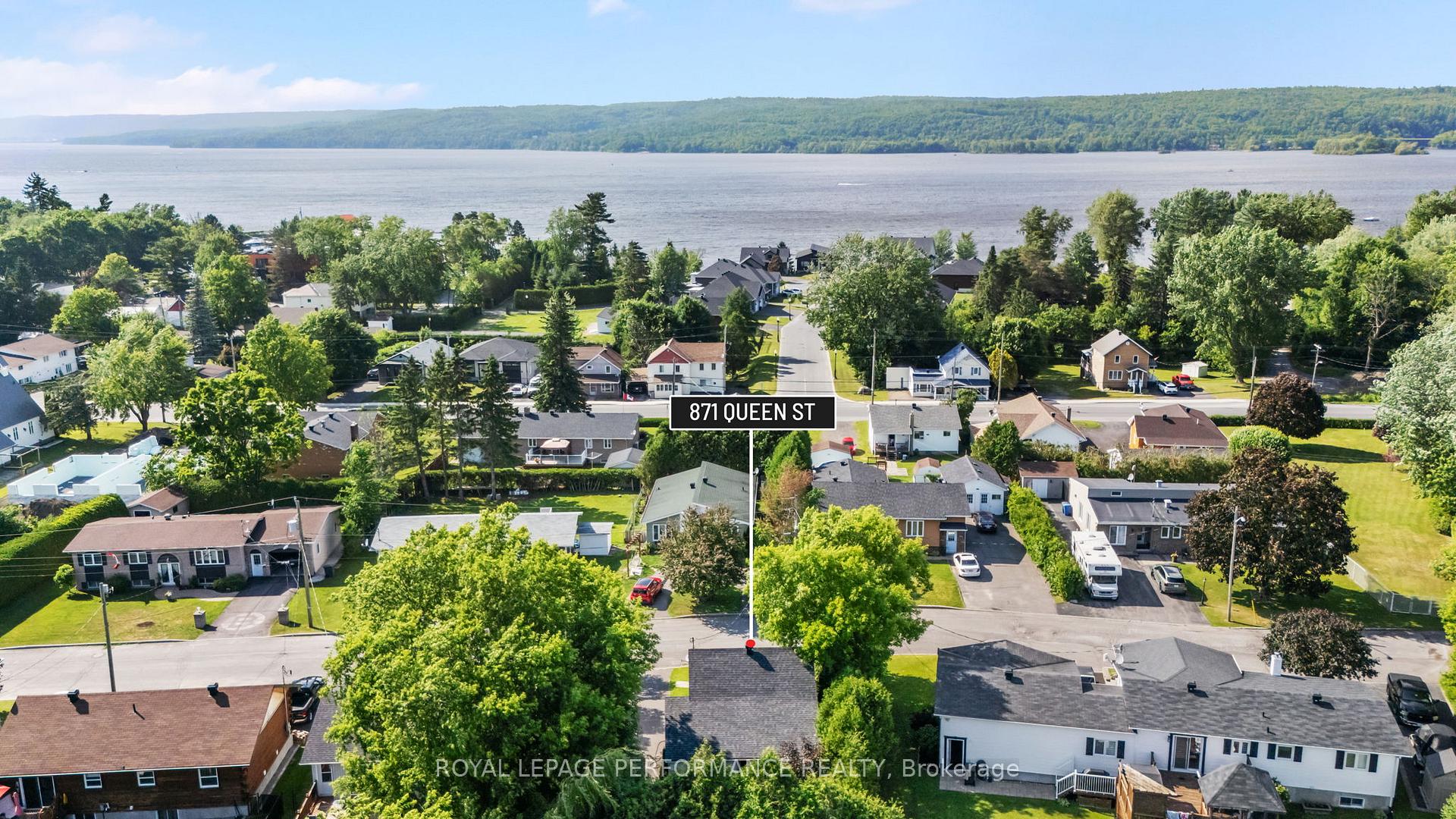 Photo 3 of 871 Queen Street, Champlain, L'Orignal — HOMEH