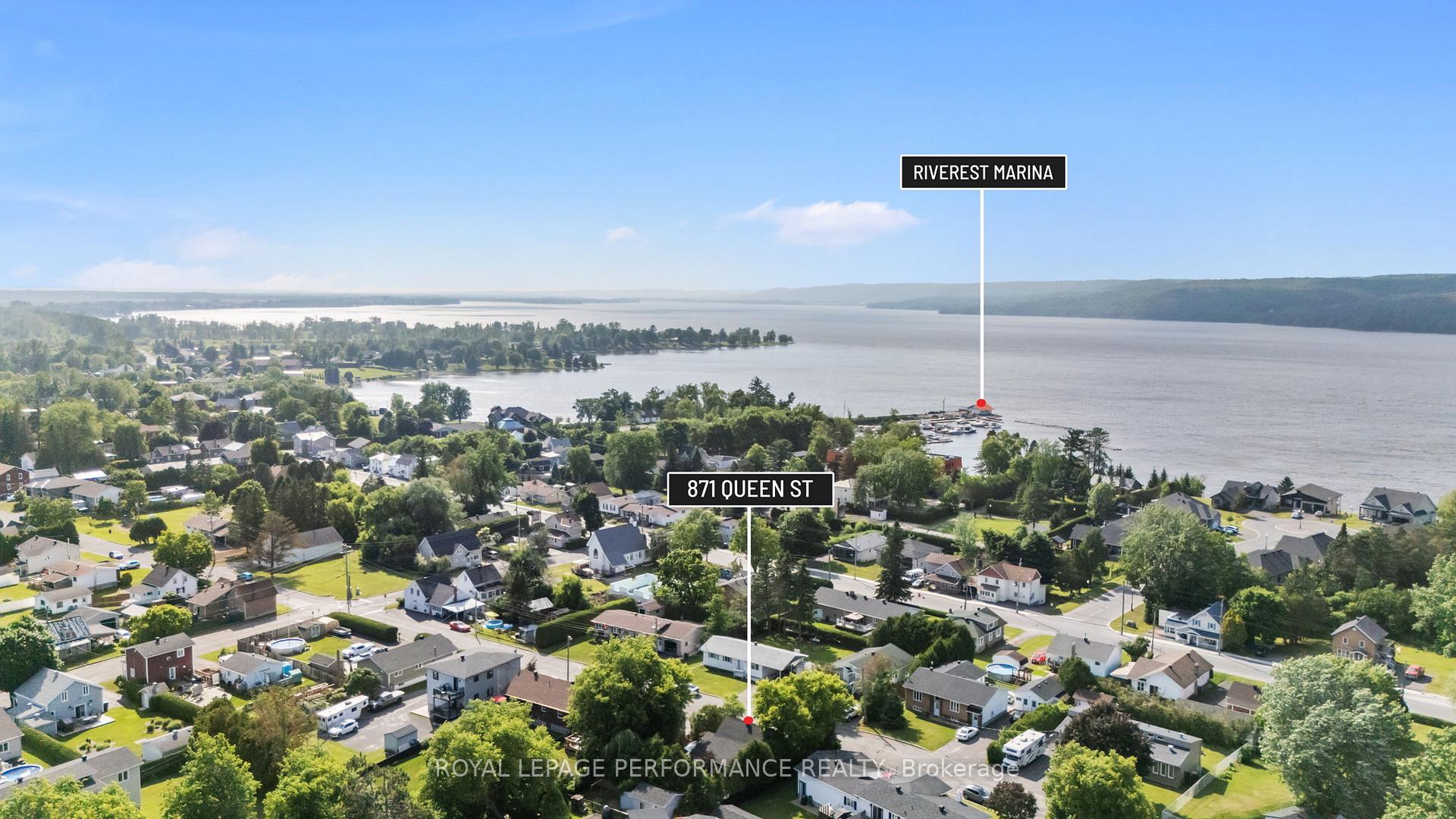 Photo 4 of 871 Queen Street, Champlain, L'Orignal — HOMEH