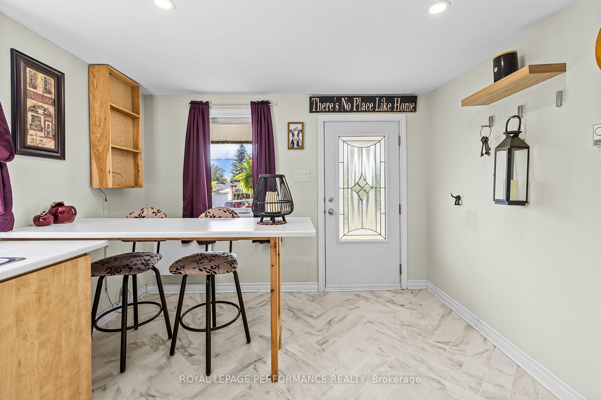 Photo 5 of 871 Queen Street, Champlain, L'Orignal — HOMEH
