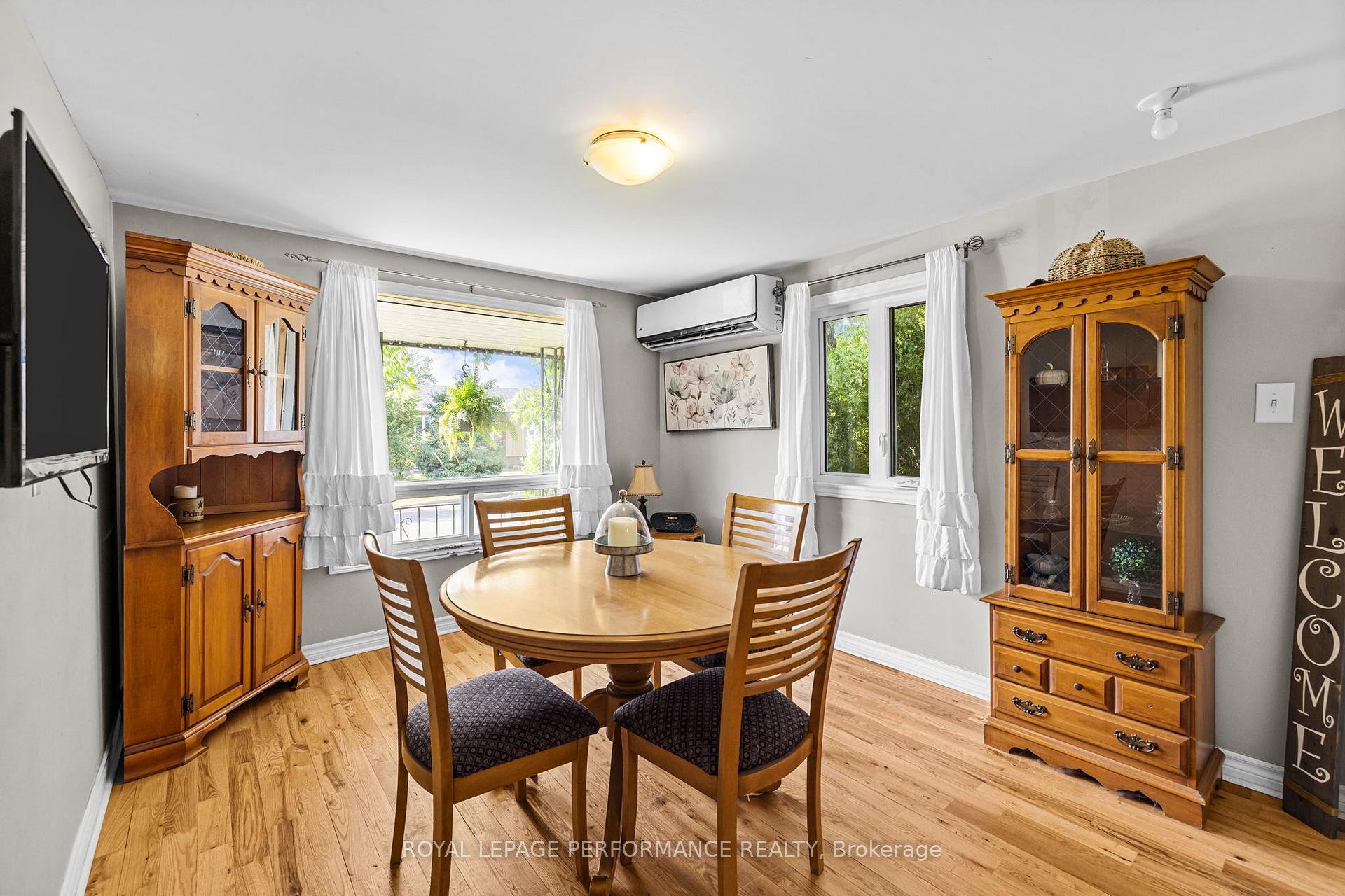 Photo 9 of 871 Queen Street, Champlain, L'Orignal — HOMEH