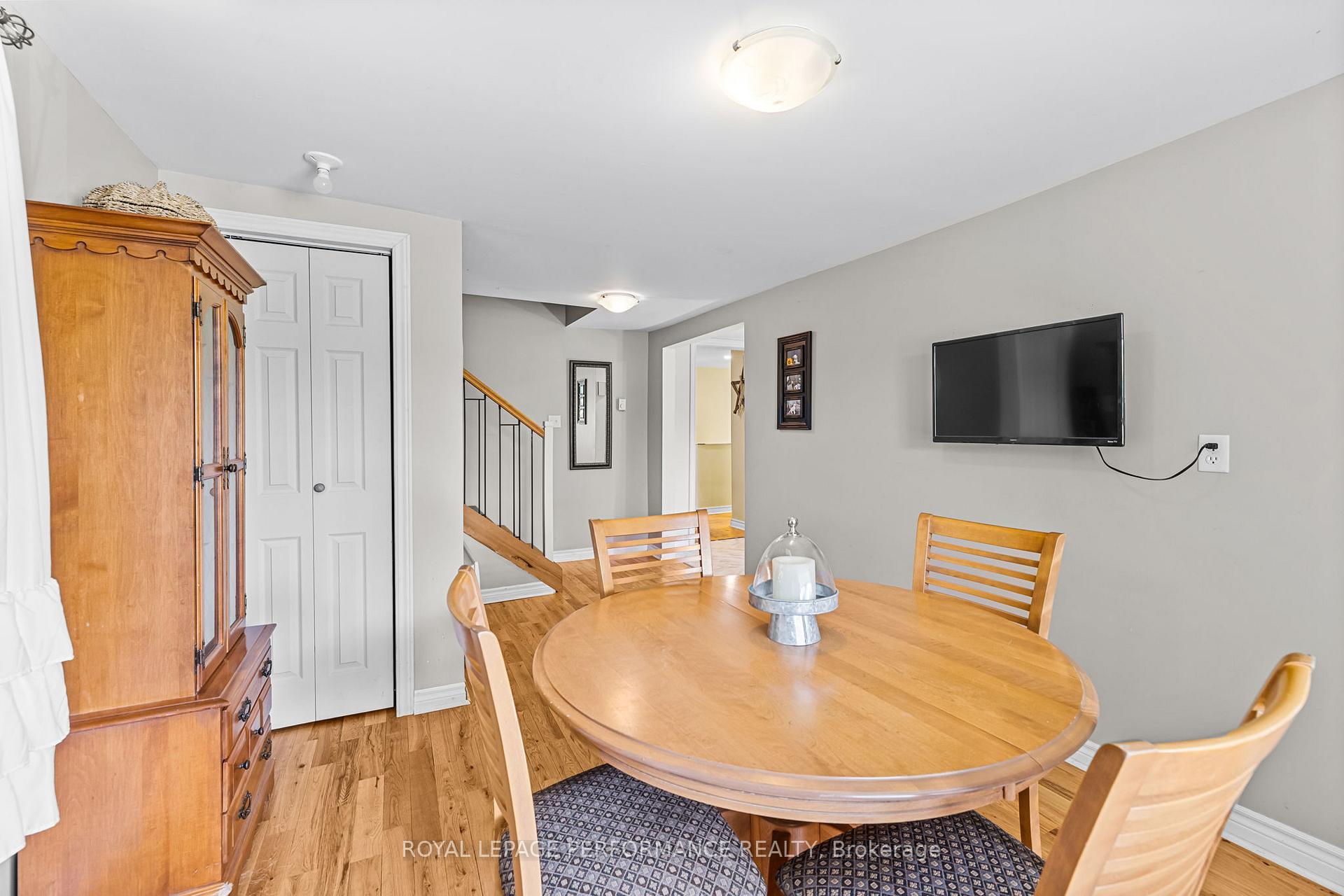 Photo 10 of 871 Queen Street, Champlain, L'Orignal — HOMEH