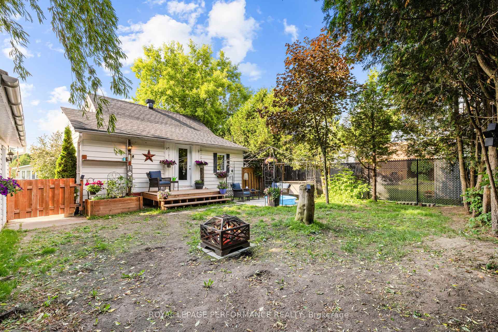 Photo 23 of 871 Queen Street, Champlain, L'Orignal — HOMEH