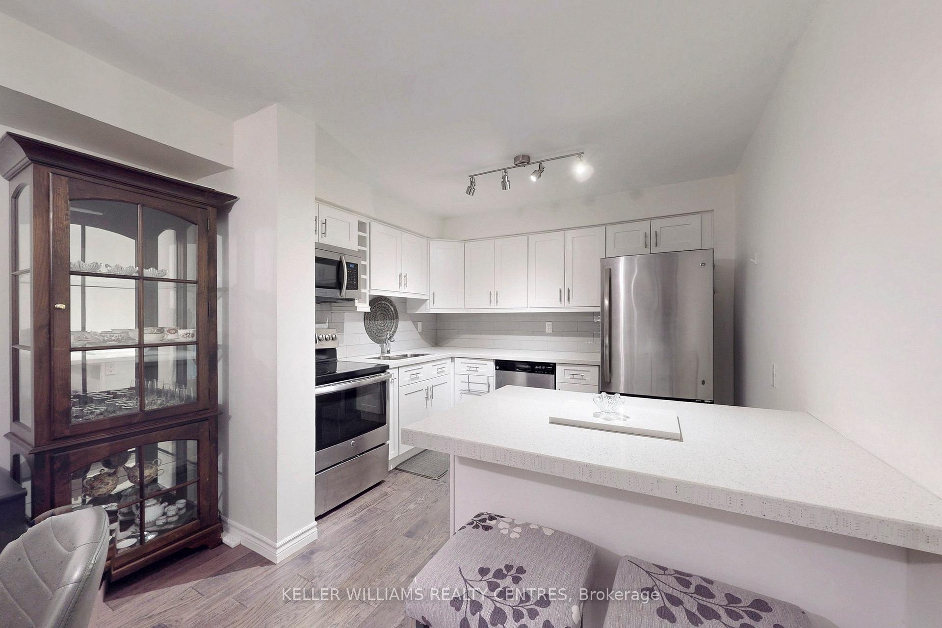 Photo 8 of Unit 85, 237 Milestone Crescent, Aurora, Aurora Village — HOMEH