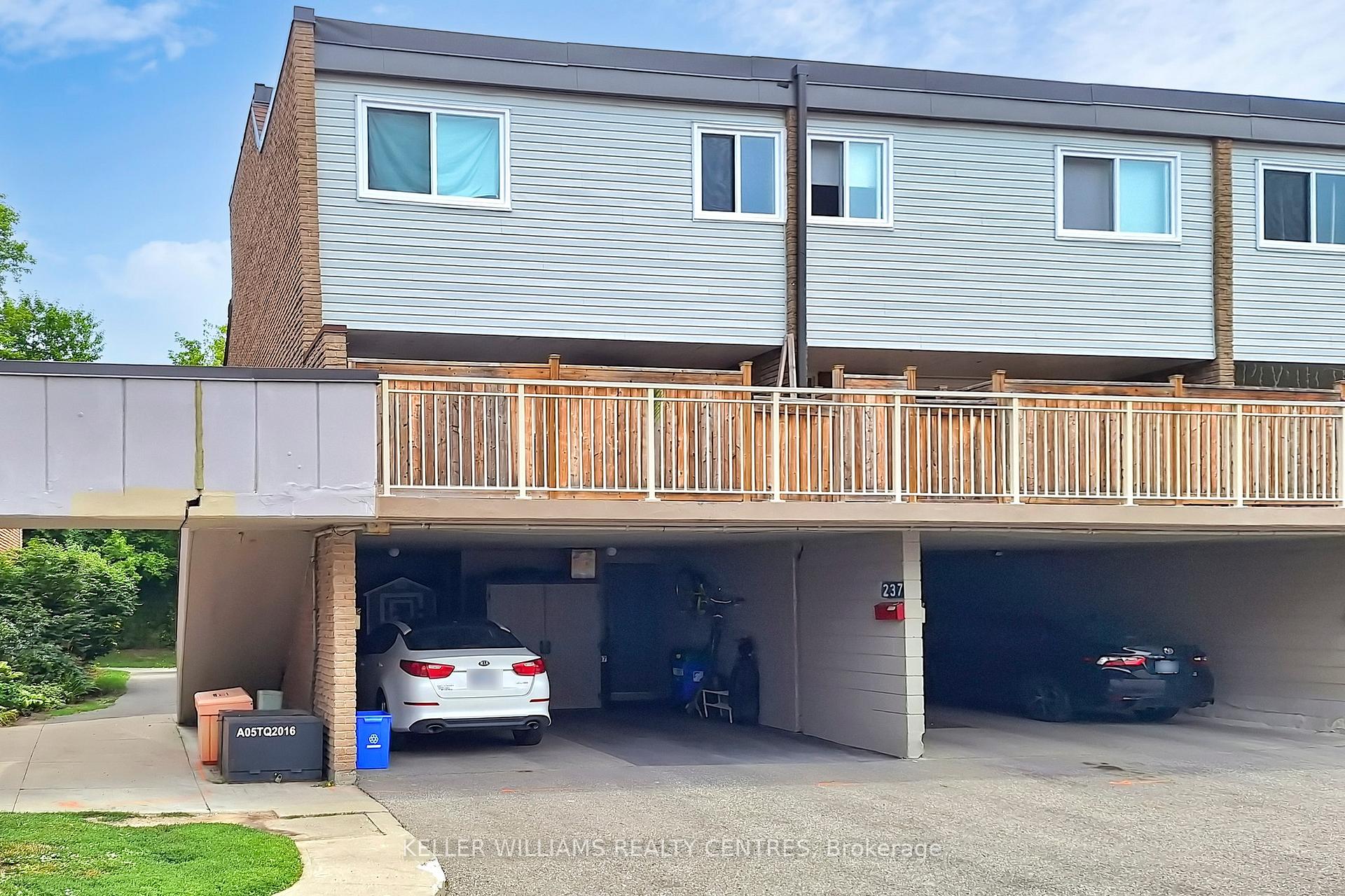Photo 22 of Unit 85, 237 Milestone Crescent, Aurora, Aurora Village — HOMEH
