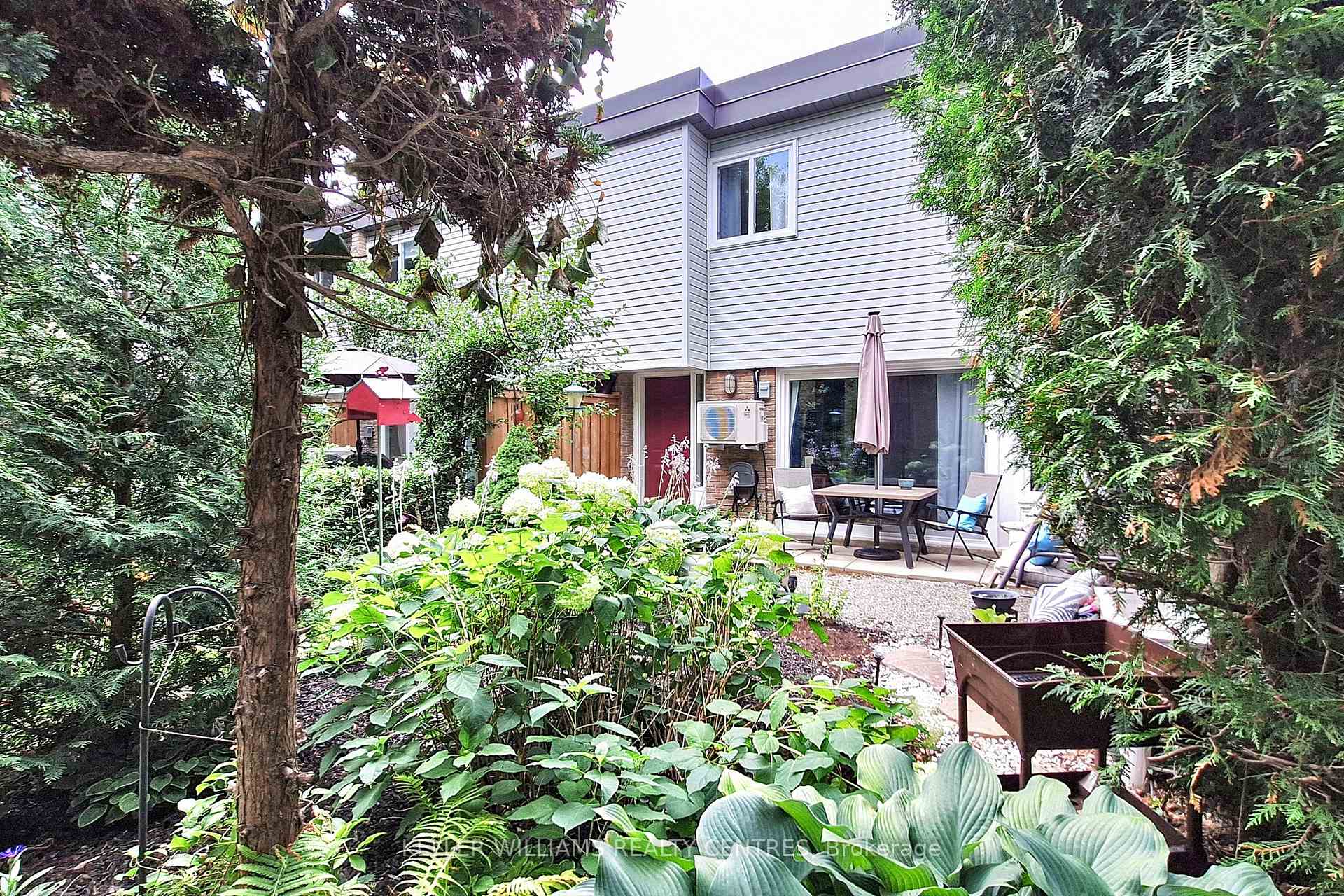 Photo 23 of Unit 85, 237 Milestone Crescent, Aurora, Aurora Village — HOMEH