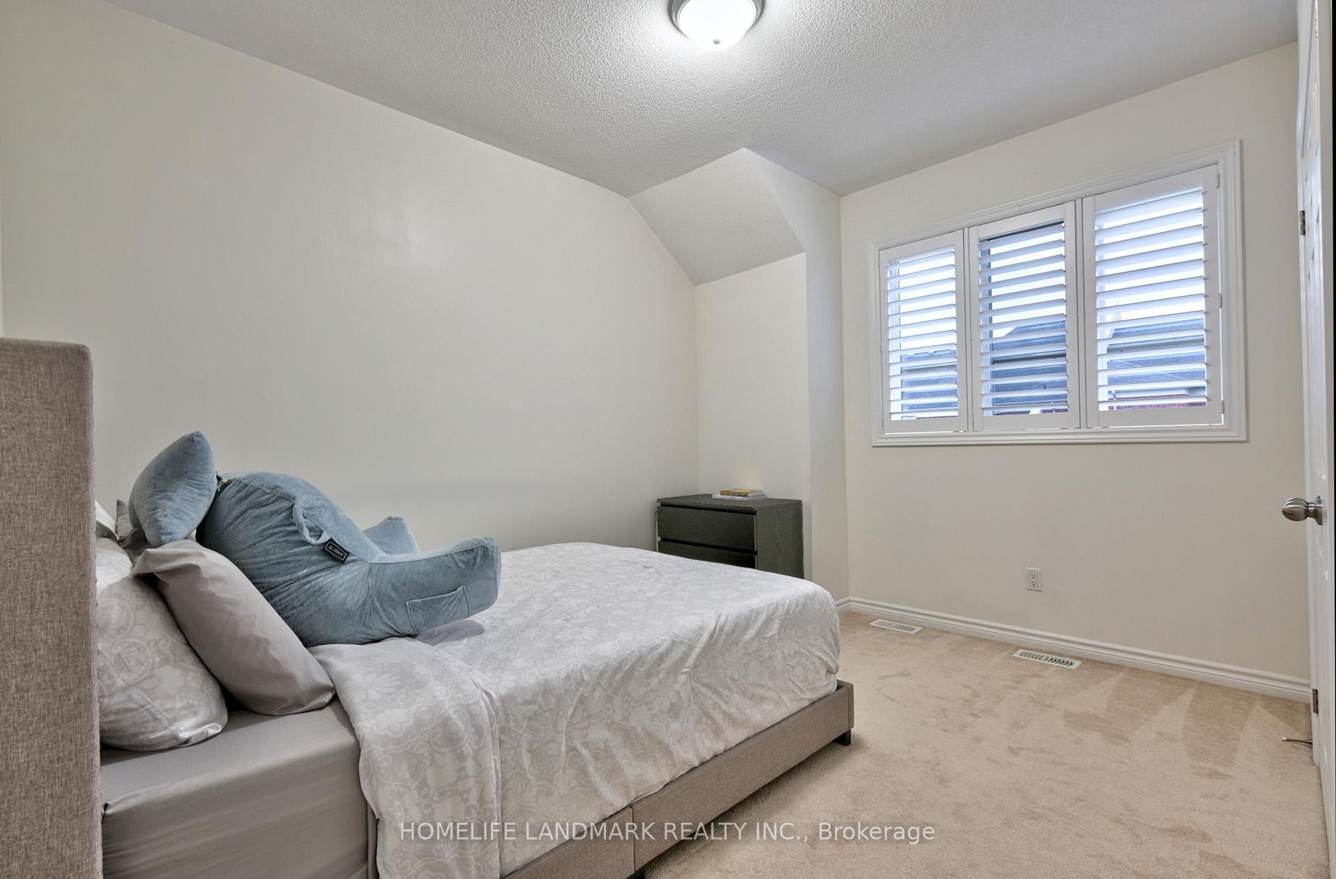 Photo 16 of 84 Workmen's Circle, Ajax, Northwest Ajax — HOMEH