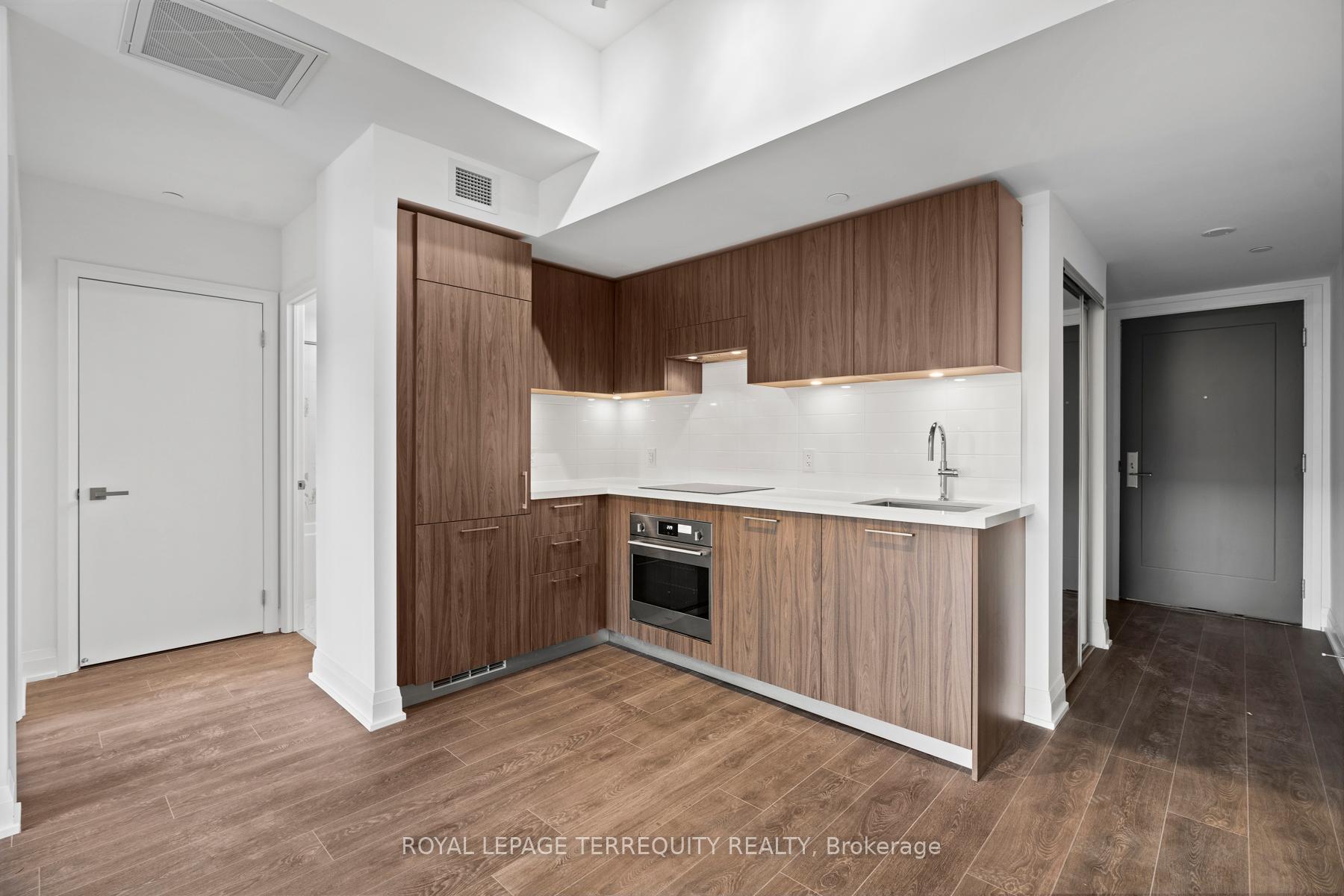 Photo 3 of Unit 627, 33 Frederick Todd Way, Toronto, Thorncliffe Park — HOMEH
