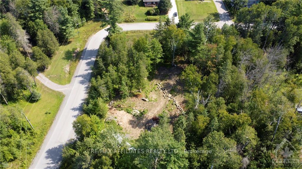 Photo 7 of 535 May Dean Drive, Ottawa, Fitzroy — HOMEH