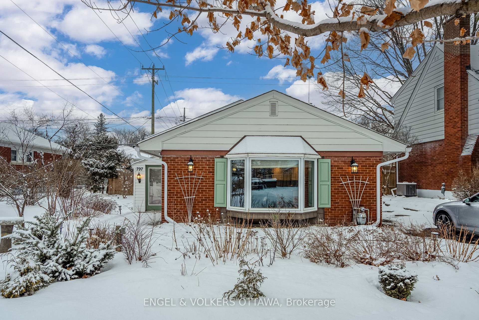 Front of 797 Hamlet Road