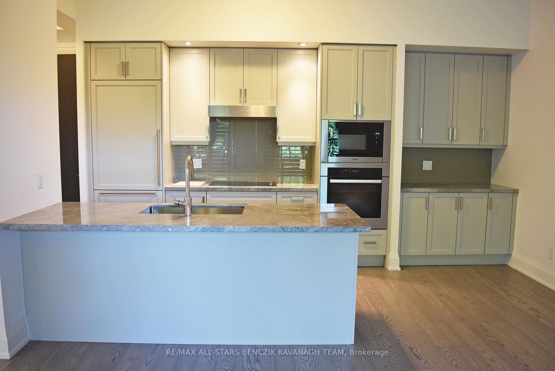 Photo 5 of Unit 225, 20 Fred Varley Drive, Markham, Unionville — HOMEH