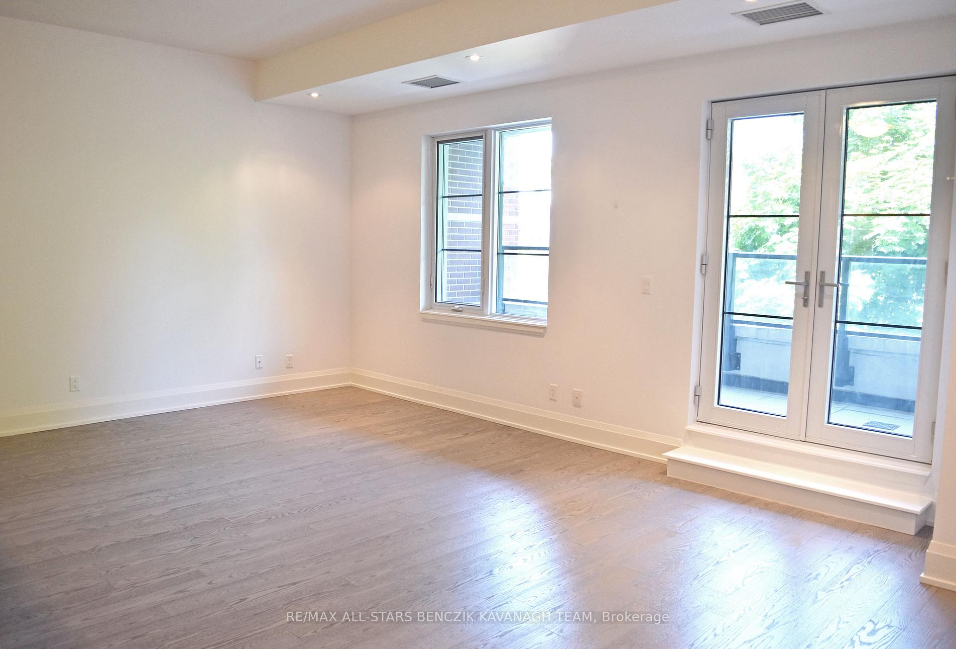 Photo 10 of Unit 225, 20 Fred Varley Drive, Markham, Unionville — HOMEH