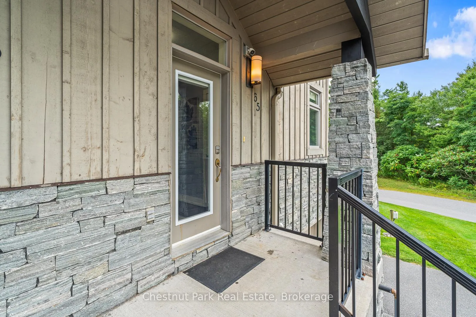Photo 4 of 65 Rockmount Crescent, Gravenhurst, Muskoka (S) — HOMEH