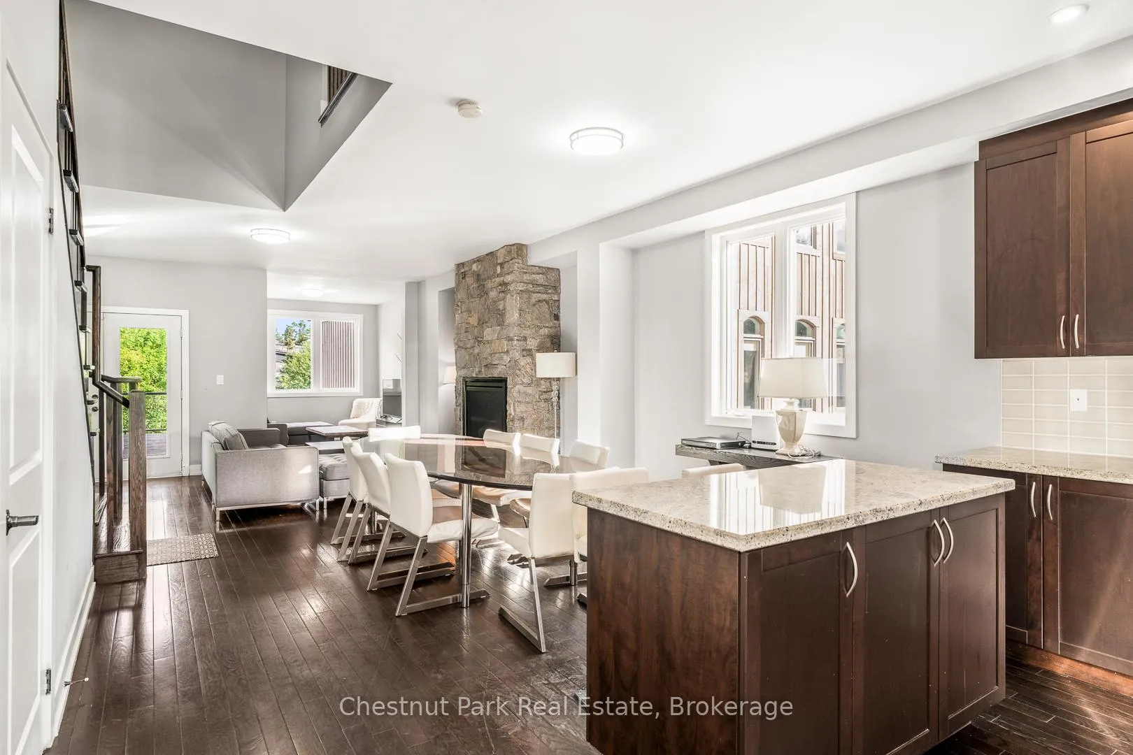 Photo 6 of 65 Rockmount Crescent, Gravenhurst, Muskoka (S) — HOMEH