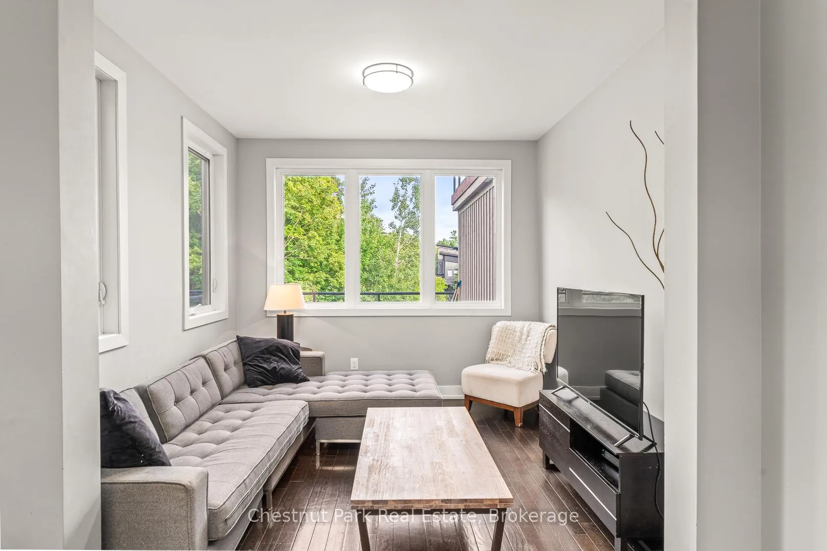 Photo 8 of 65 Rockmount Crescent, Gravenhurst, Muskoka (S) — HOMEH