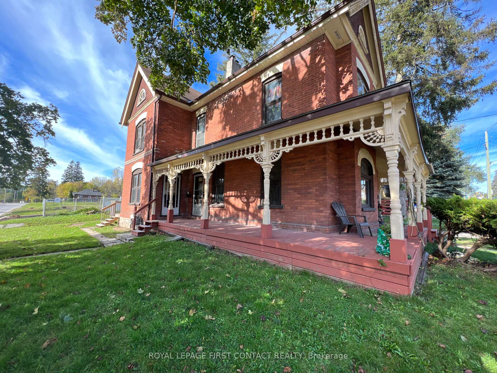 Photo 2 of 228 Bayfield Street, Barrie, Bayfield — HOMEH