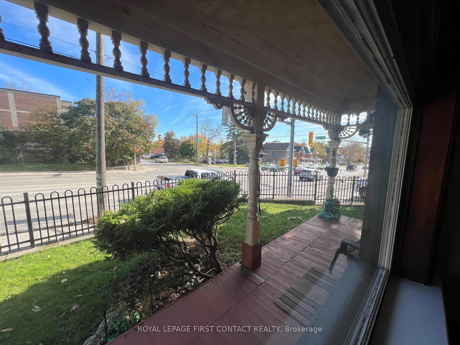 Photo 3 of 228 Bayfield Street, Barrie, Bayfield — HOMEH