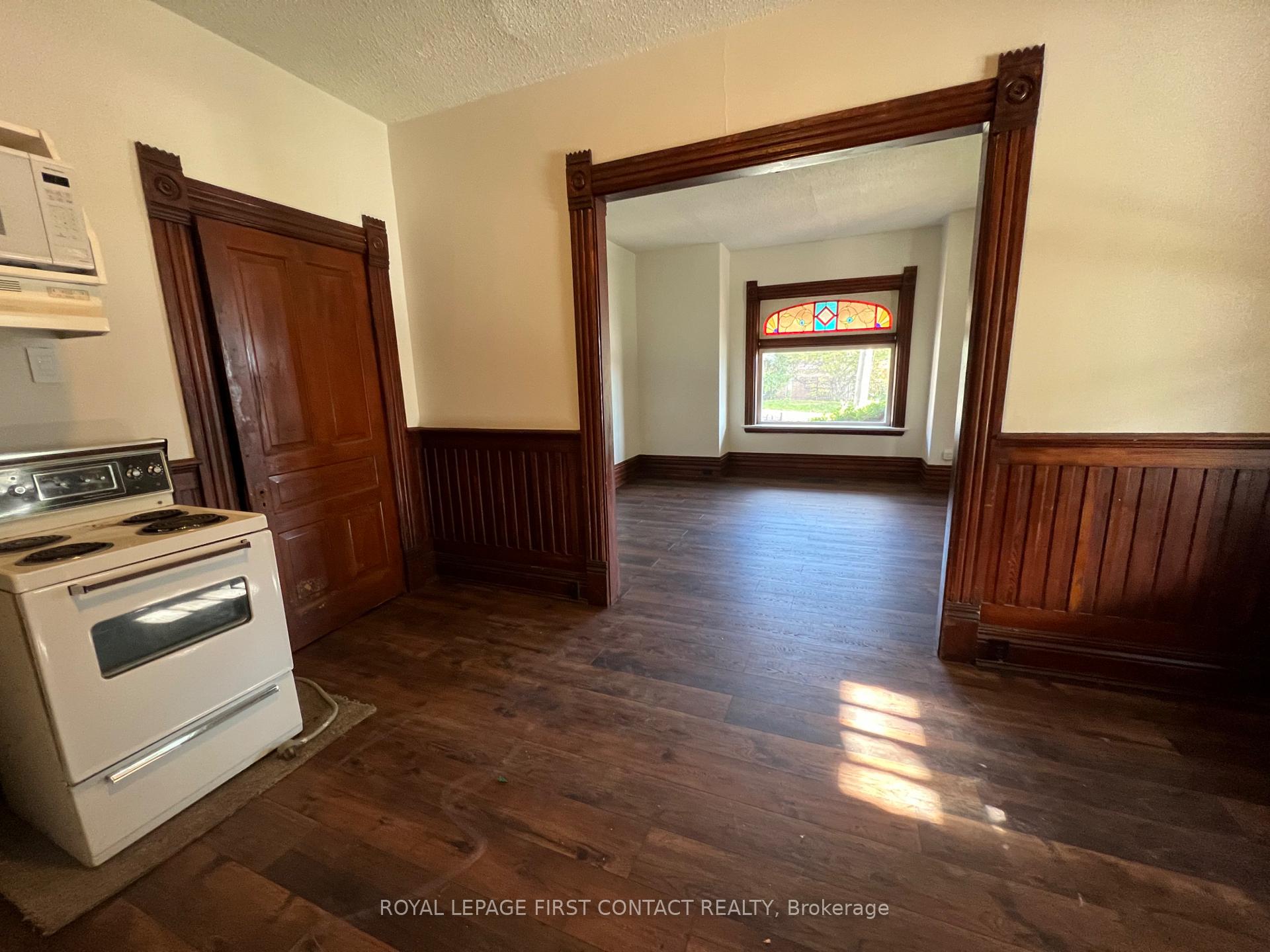 Photo 8 of 228 Bayfield Street, Barrie, Bayfield — HOMEH