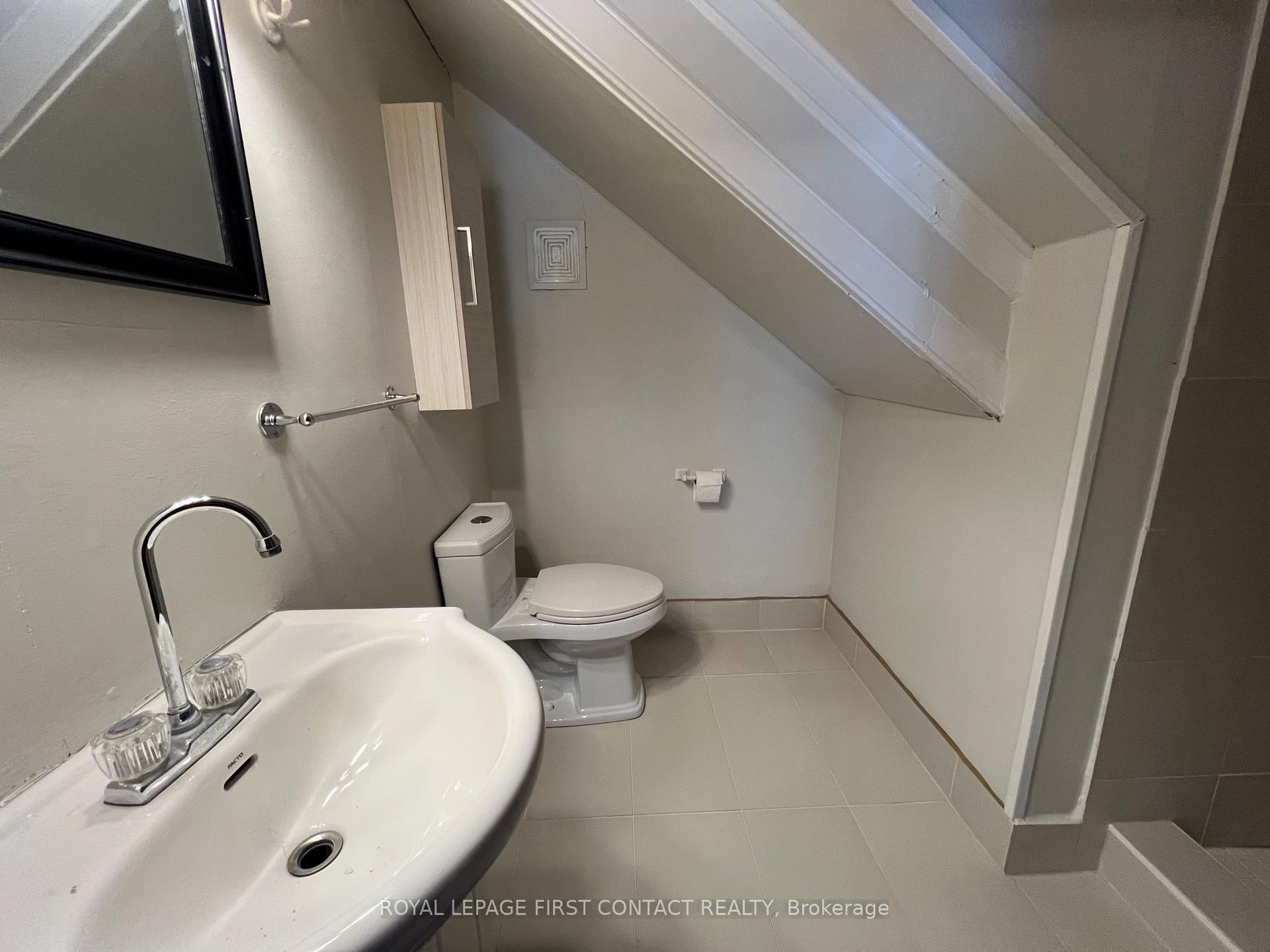 Photo 9 of 228 Bayfield Street, Barrie, Bayfield — HOMEH