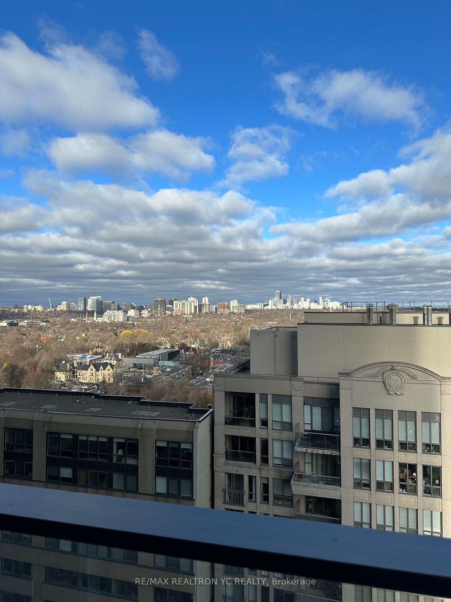 Photo 2 of Unit 1607, 395 Bloor Street E, Toronto, North St. James Town — HOMEH