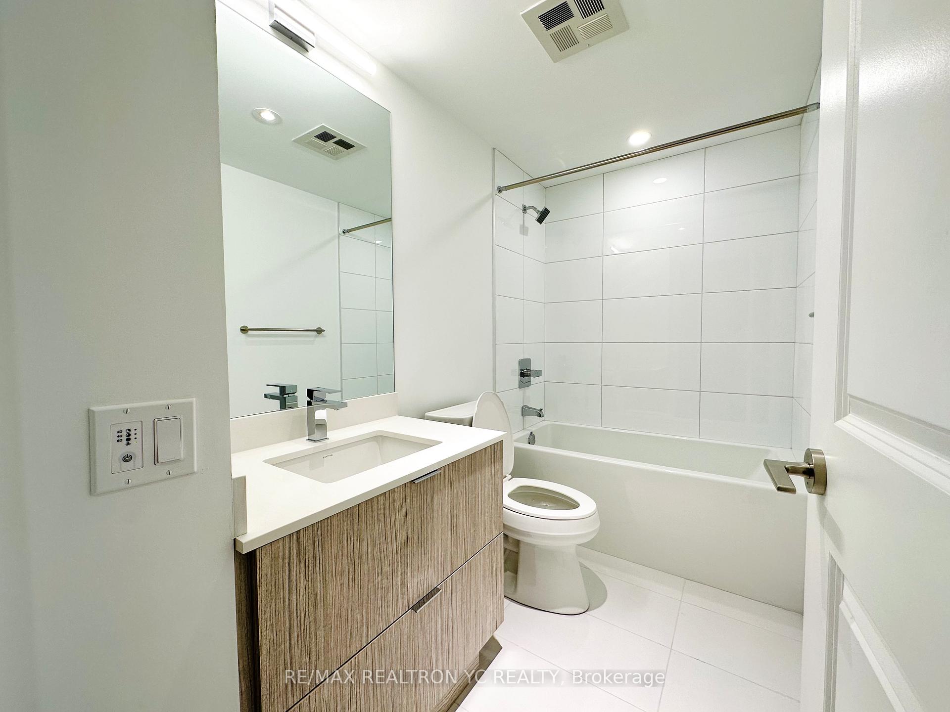 Photo 15 of Unit 1607, 395 Bloor Street E, Toronto, North St. James Town — HOMEH