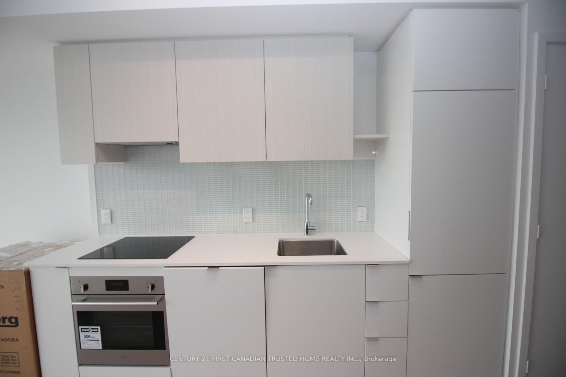 Photo 3 of Unit 3612, 161 Roehampton Avenue, Toronto, Mount Pleasant West — HOMEH