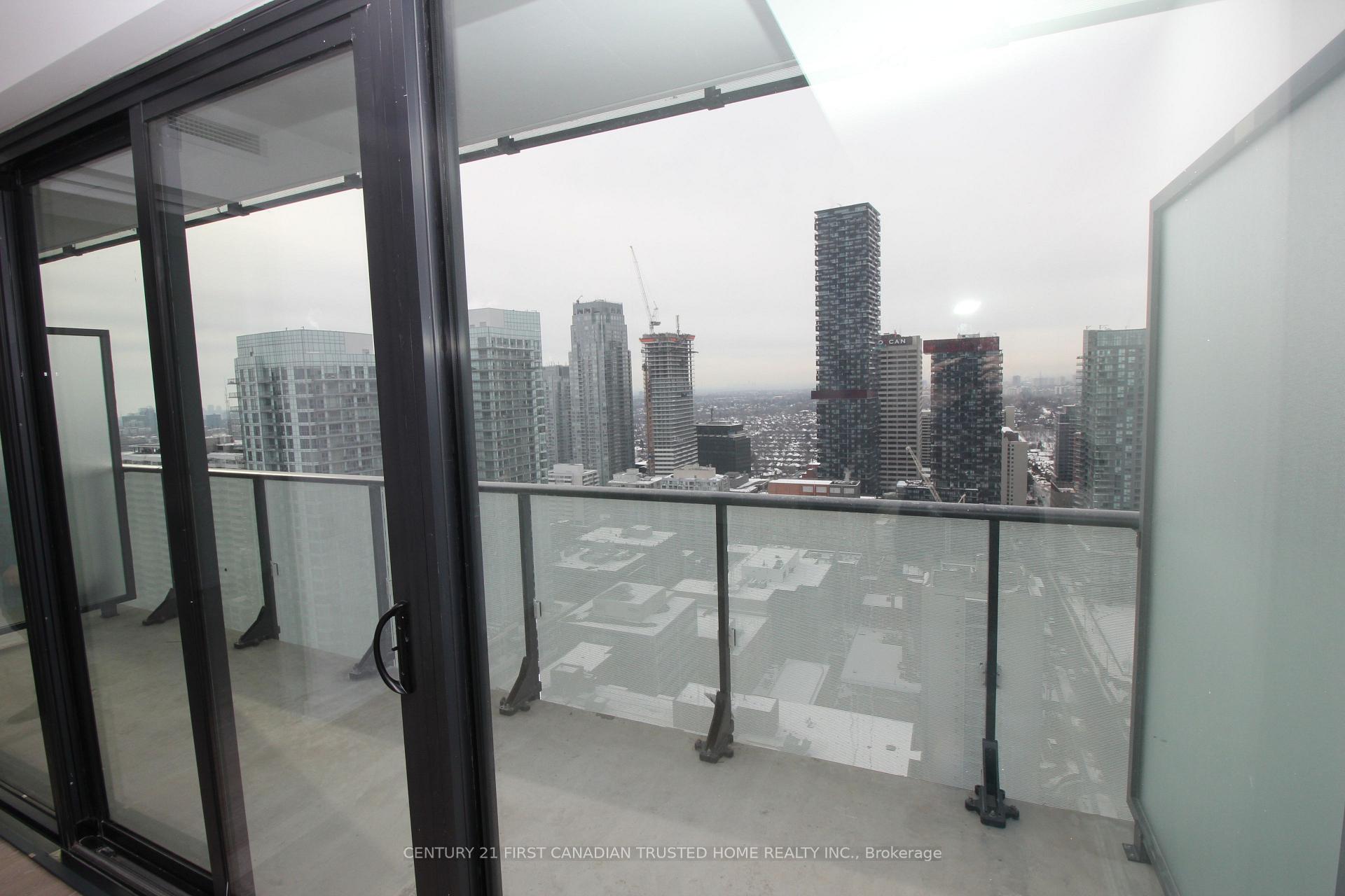 Photo 4 of Unit 3612, 161 Roehampton Avenue, Toronto, Mount Pleasant West — HOMEH