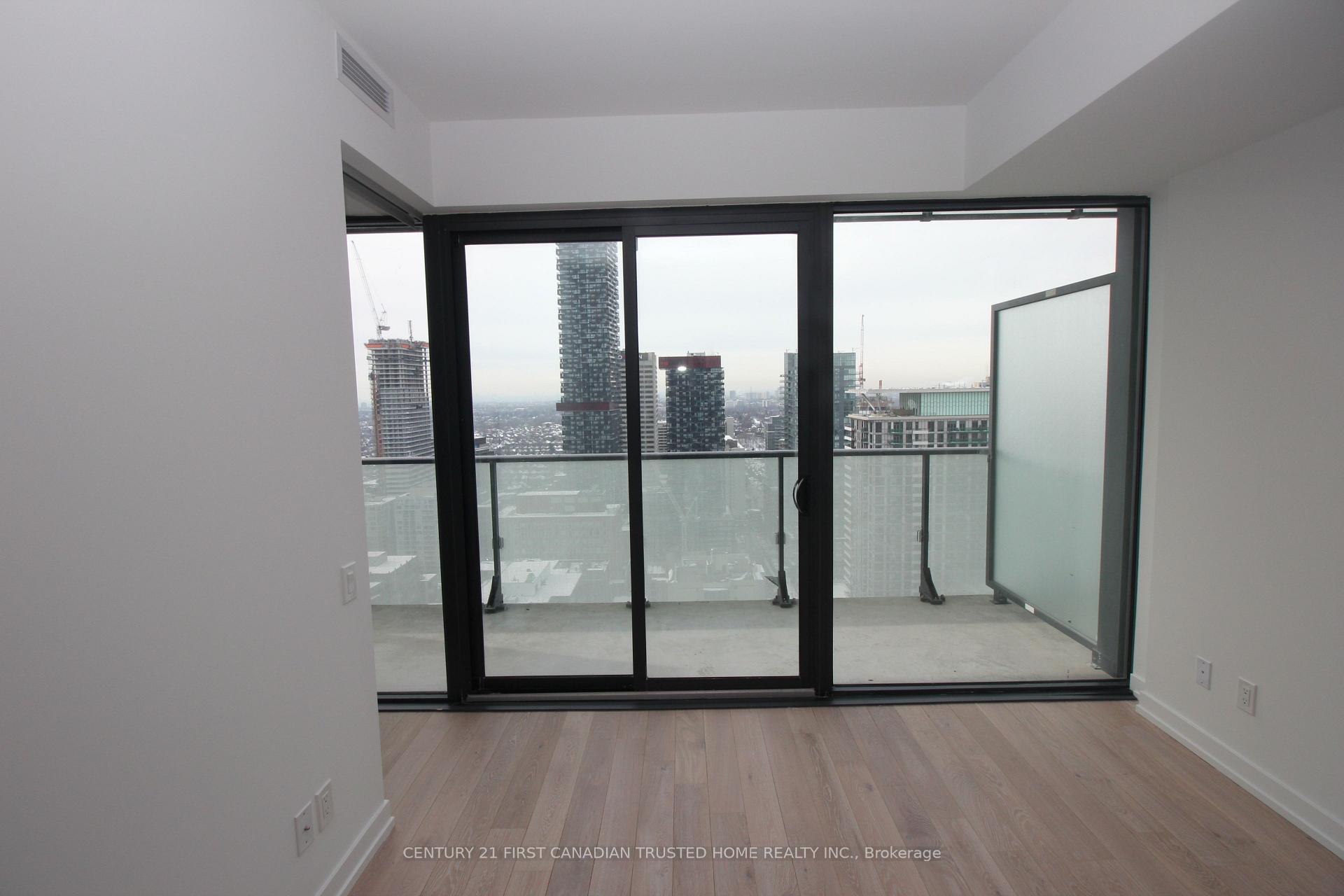 Photo 5 of Unit 3612, 161 Roehampton Avenue, Toronto, Mount Pleasant West — HOMEH