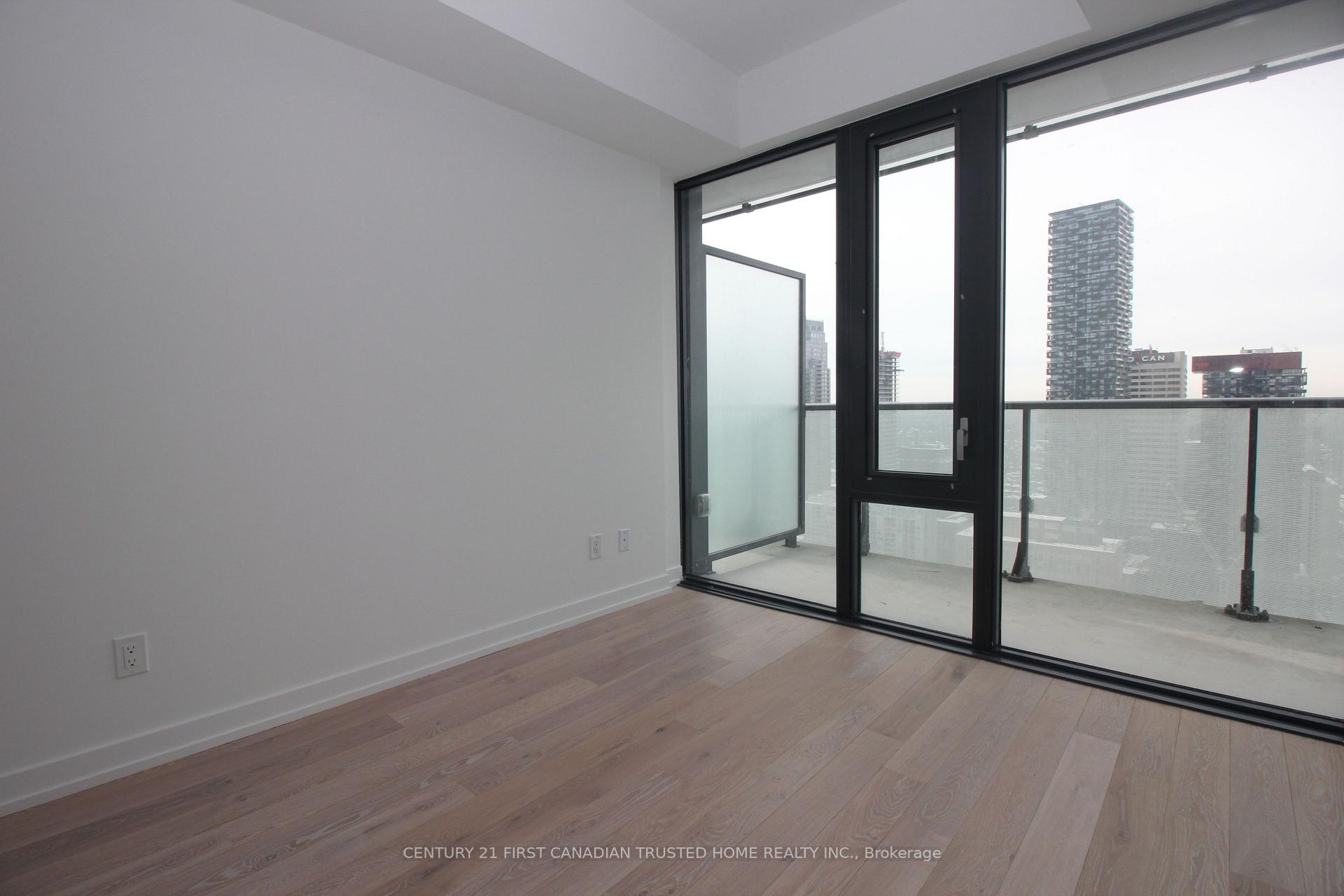 Photo 6 of Unit 3612, 161 Roehampton Avenue, Toronto, Mount Pleasant West — HOMEH