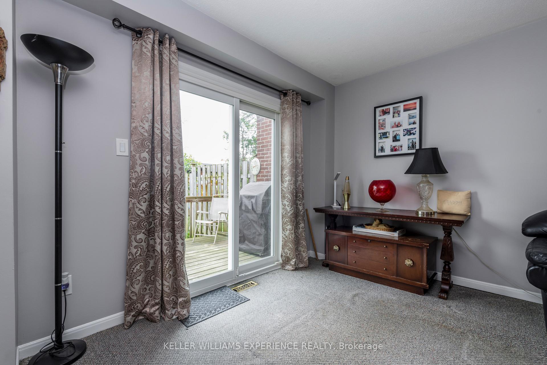 Photo 8 of 88 Chaucer Crescent, Barrie, Letitia Heights — HOMEH