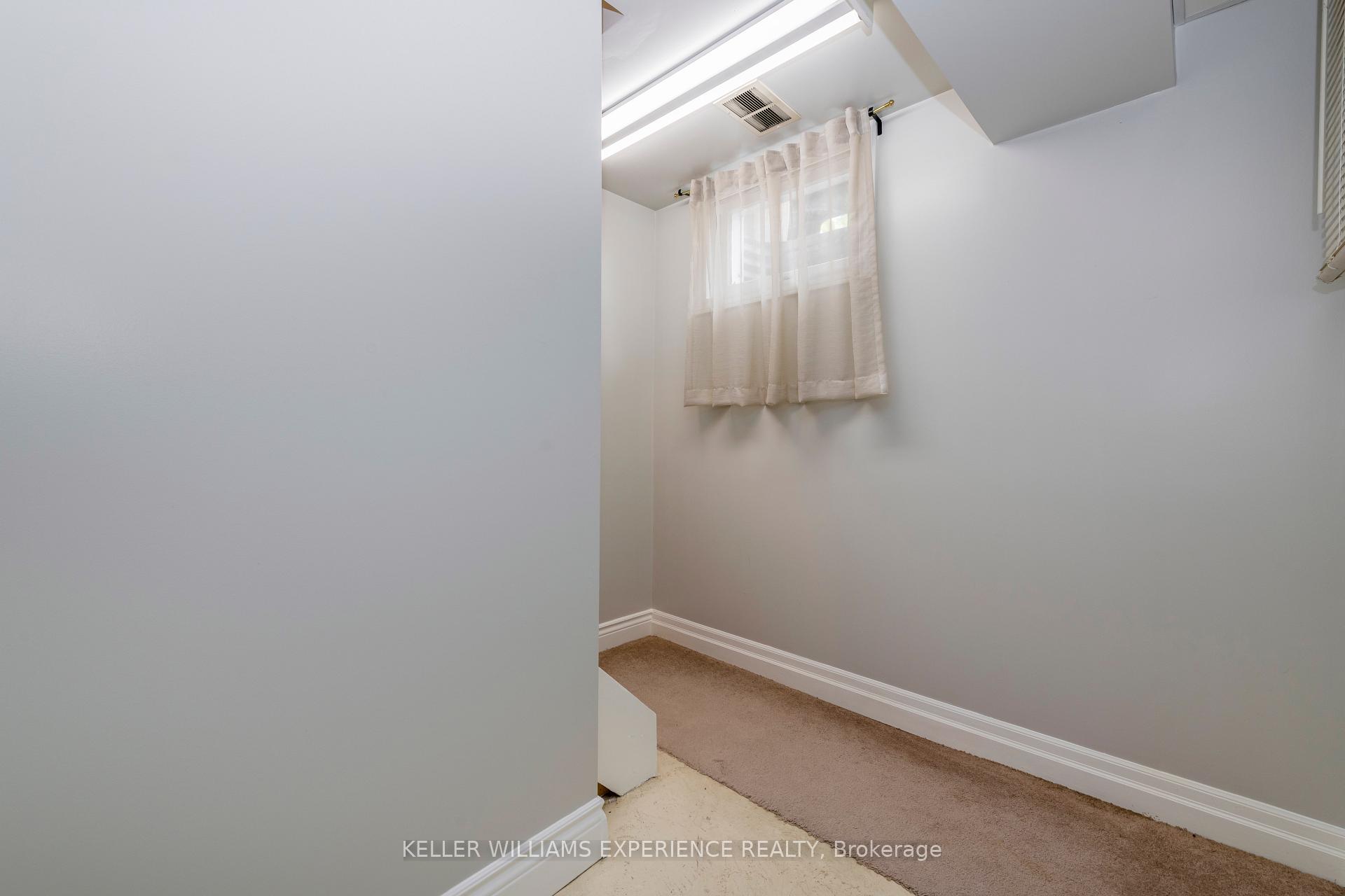 Photo 17 of 88 Chaucer Crescent, Barrie, Letitia Heights — HOMEH