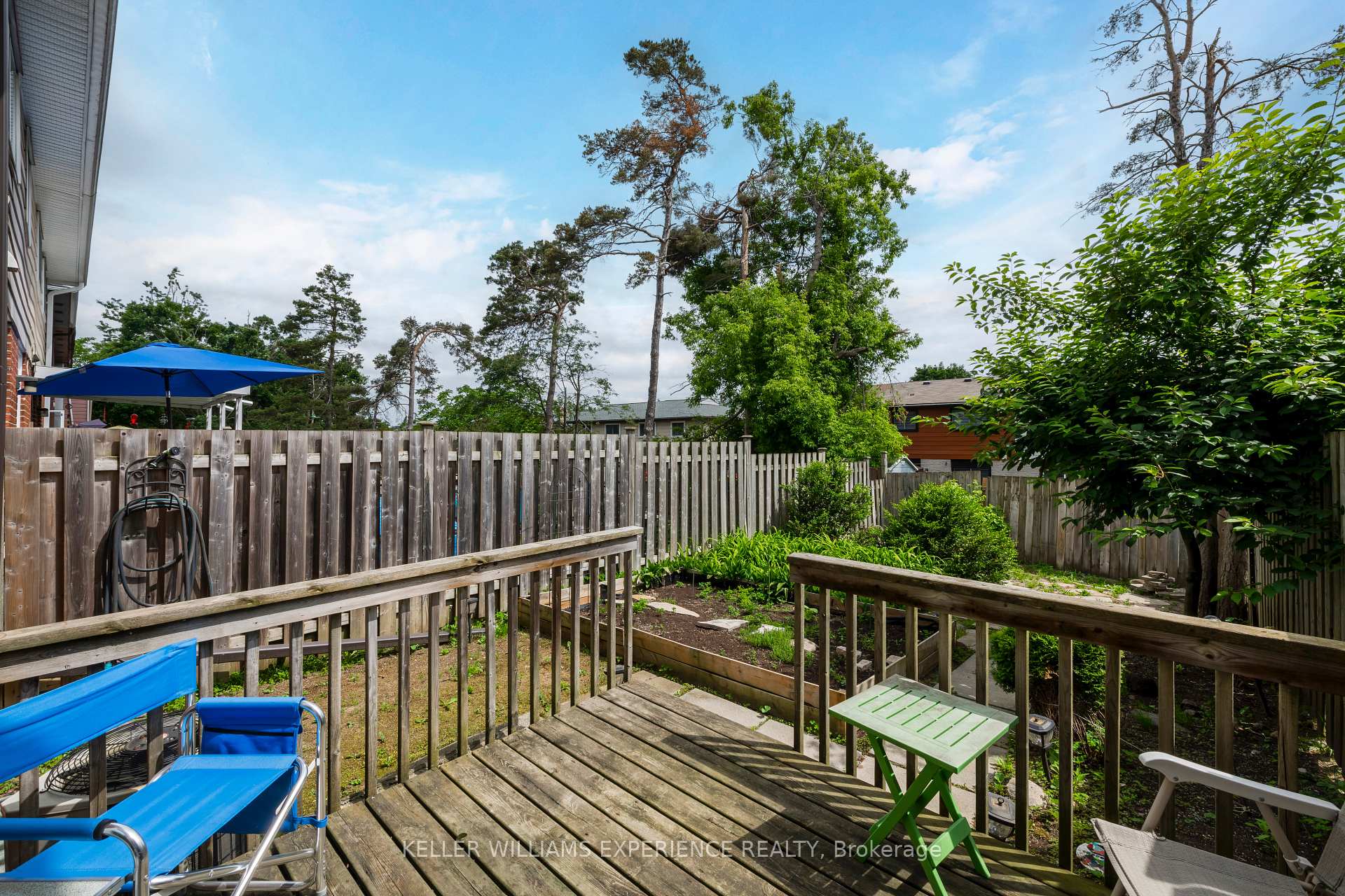 Photo 22 of 88 Chaucer Crescent, Barrie, Letitia Heights — HOMEH
