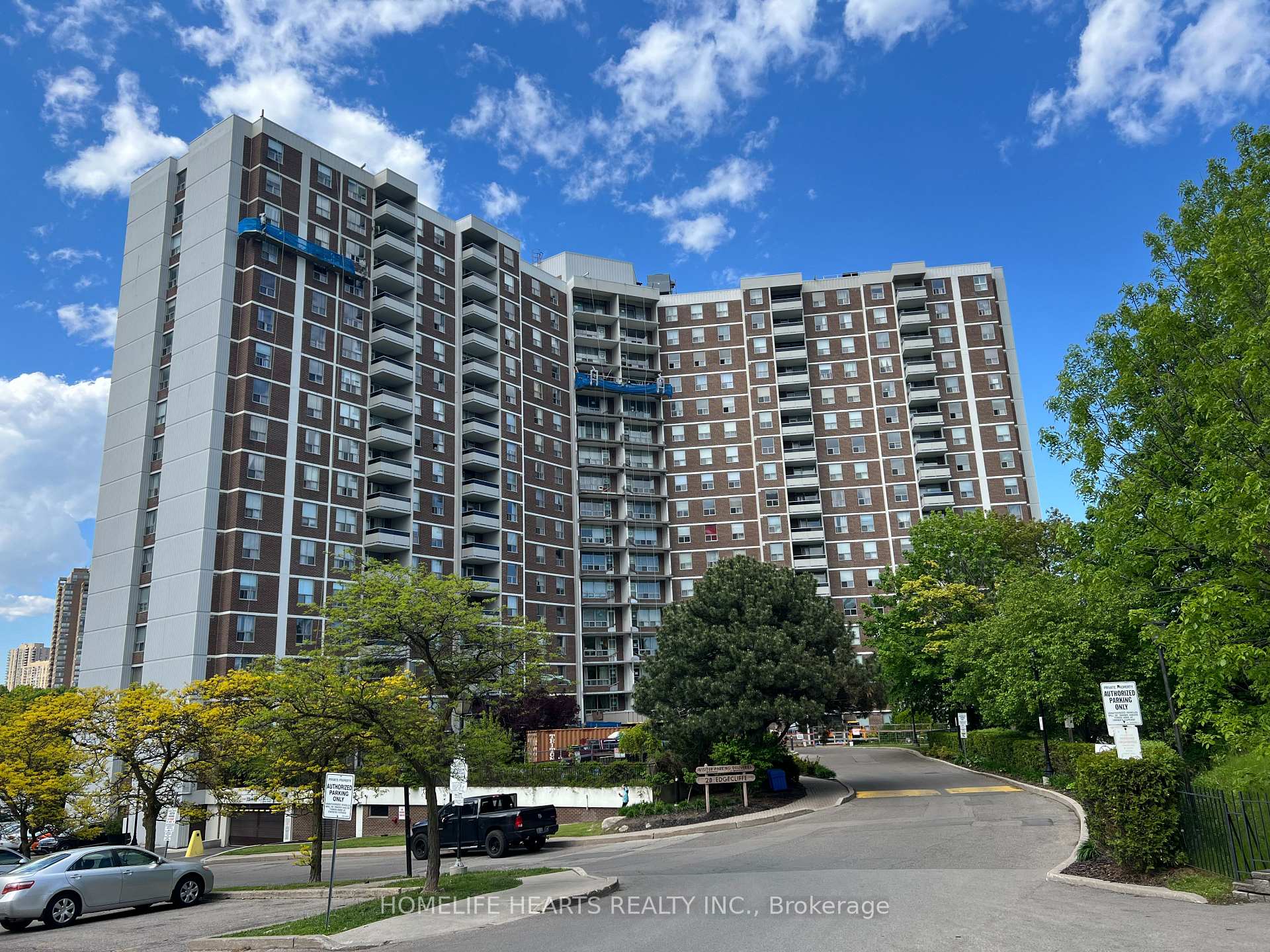 Front of Unit 315, 20 Edgecliff Golfway
