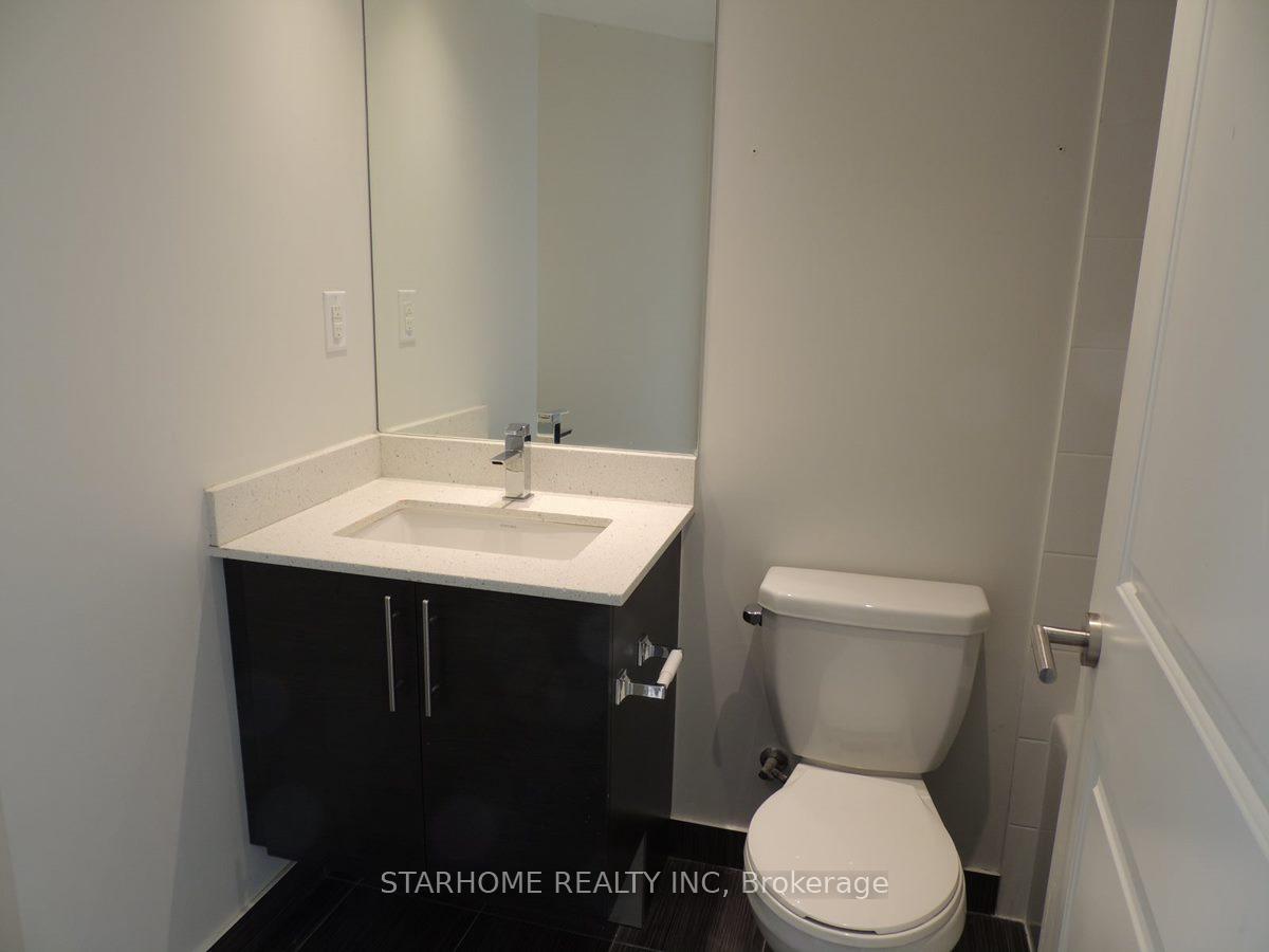 Photo 3 of Unit 1012, 400 Adelaide Street E, Toronto, Moss Park — HOMEH