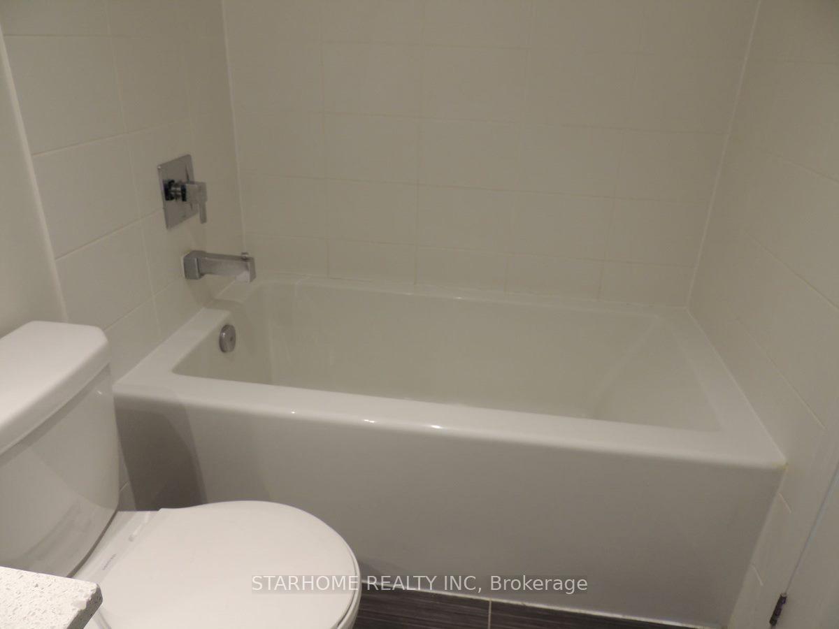 Photo 5 of Unit 1012, 400 Adelaide Street E, Toronto, Moss Park — HOMEH