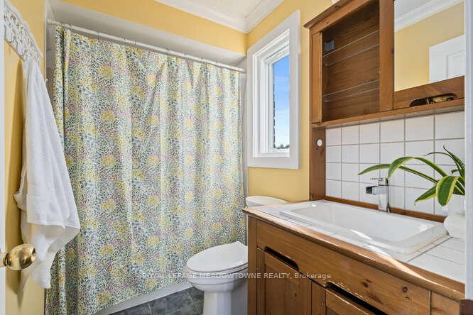 Photo 32 of 18 Mccullogh Drive, Erin, Hillsburgh — HOMEH