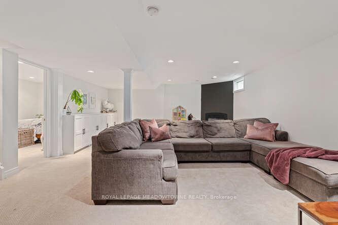 Photo 38 of 18 Mccullogh Drive, Erin, Hillsburgh — HOMEH