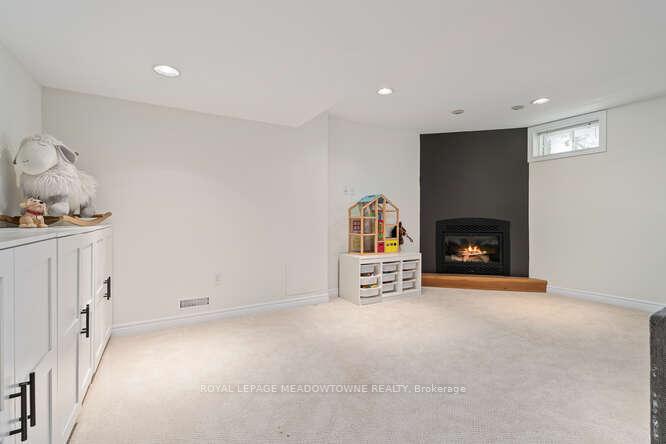 Photo 39 of 18 Mccullogh Drive, Erin, Hillsburgh — HOMEH