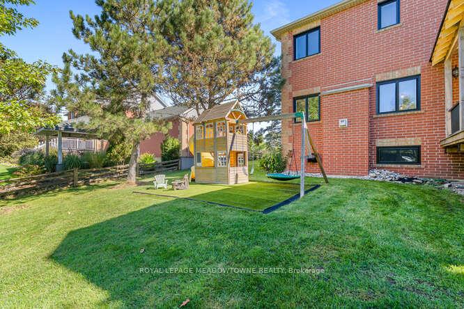 Photo 48 of 18 Mccullogh Drive, Erin, Hillsburgh — HOMEH