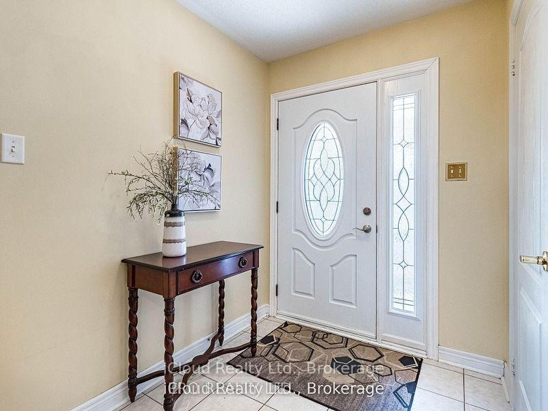 Photo 5 of 329 Ellwood Drive W, Caledon, Bolton West — HOMEH