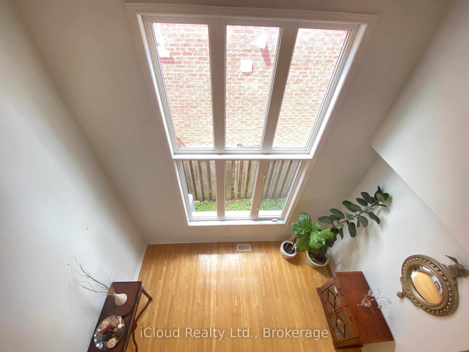 Photo 20 of 329 Ellwood Drive W, Caledon, Bolton West — HOMEH